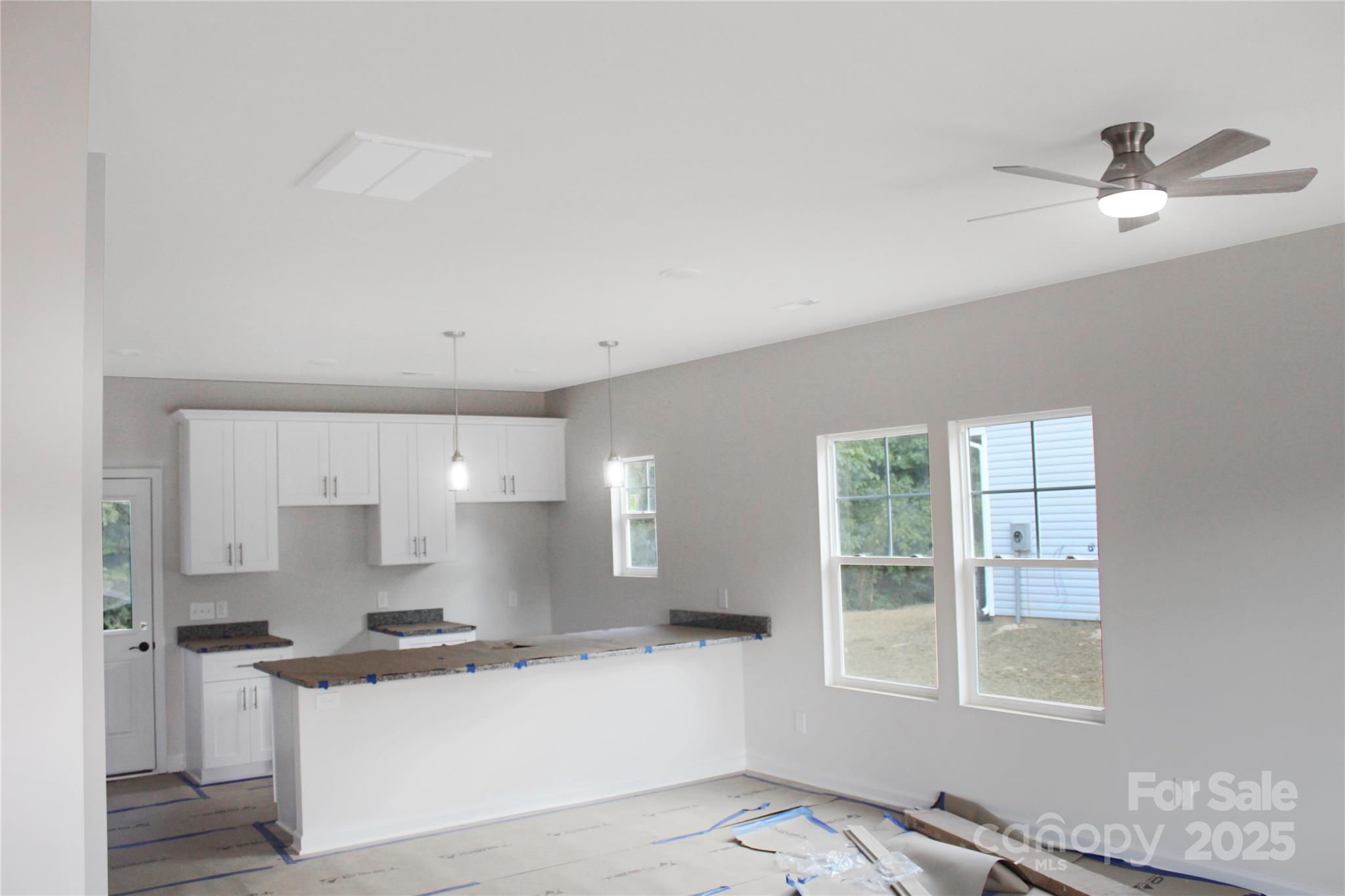 1011 Hunt Lane