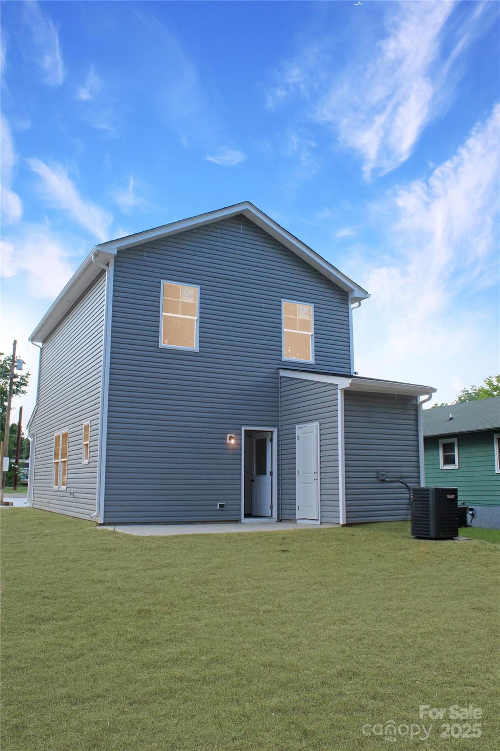1011 Hunt Lane