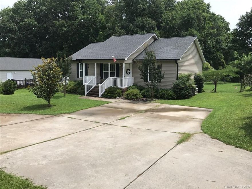 A must see quick! Private driveway well maintained and half acre lot!! Fenced yard a great buy at this low price!
Great location in Kannapolis close to the interstate right off exit 63. Only one mile off the exit!!