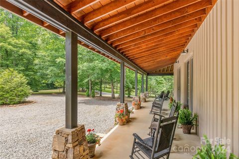 A home in Saluda