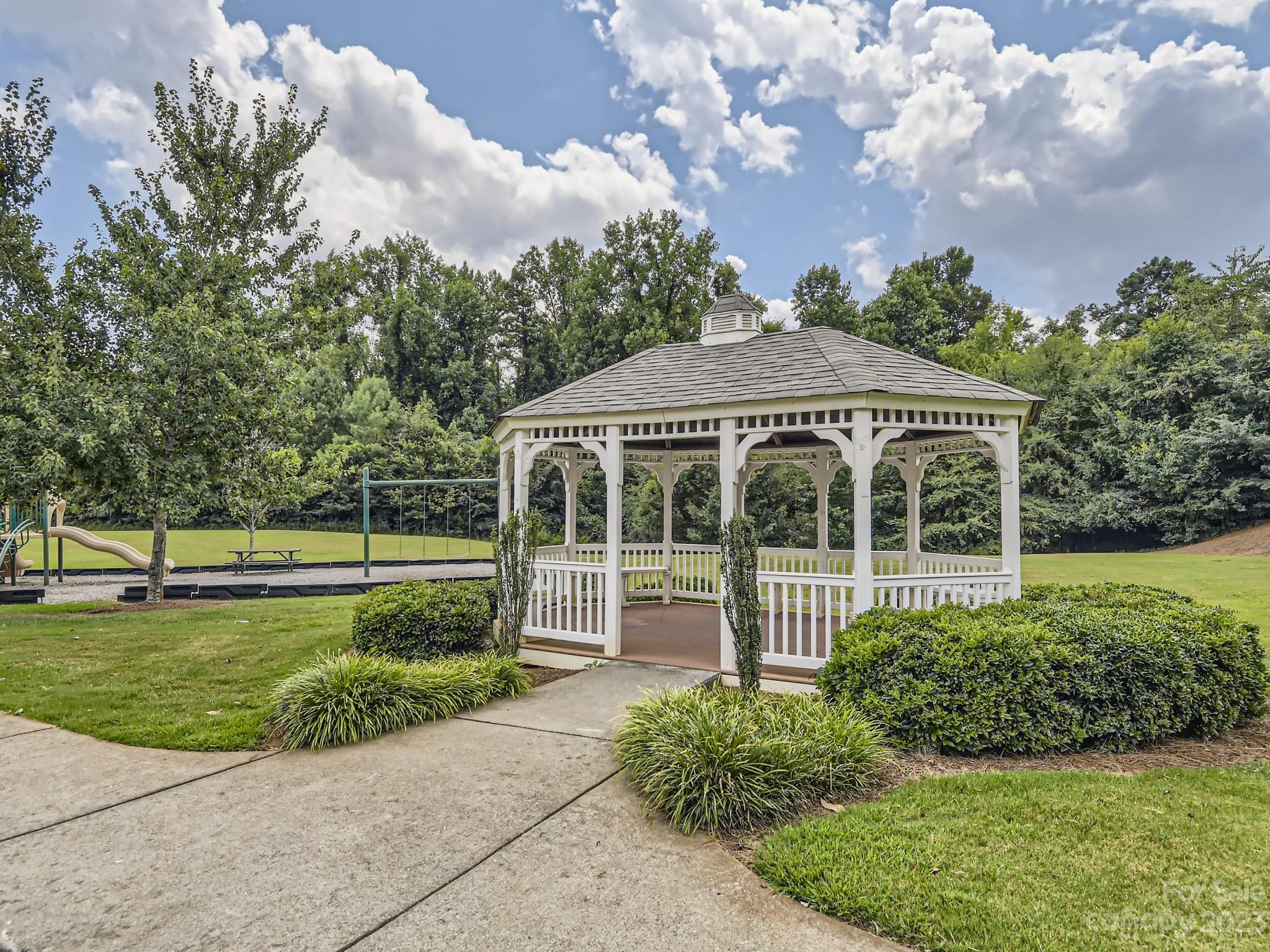 Shelly Woods - Residential