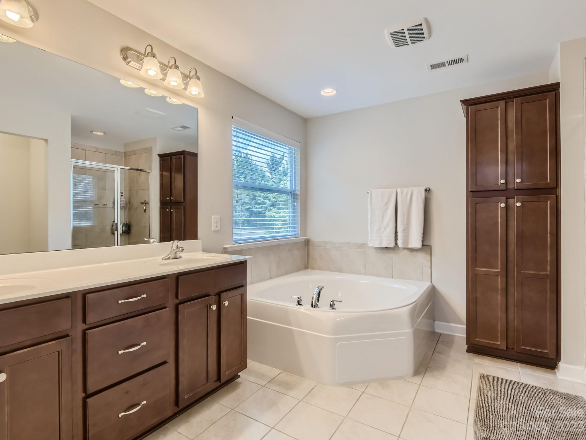 Shelly Woods - Residential