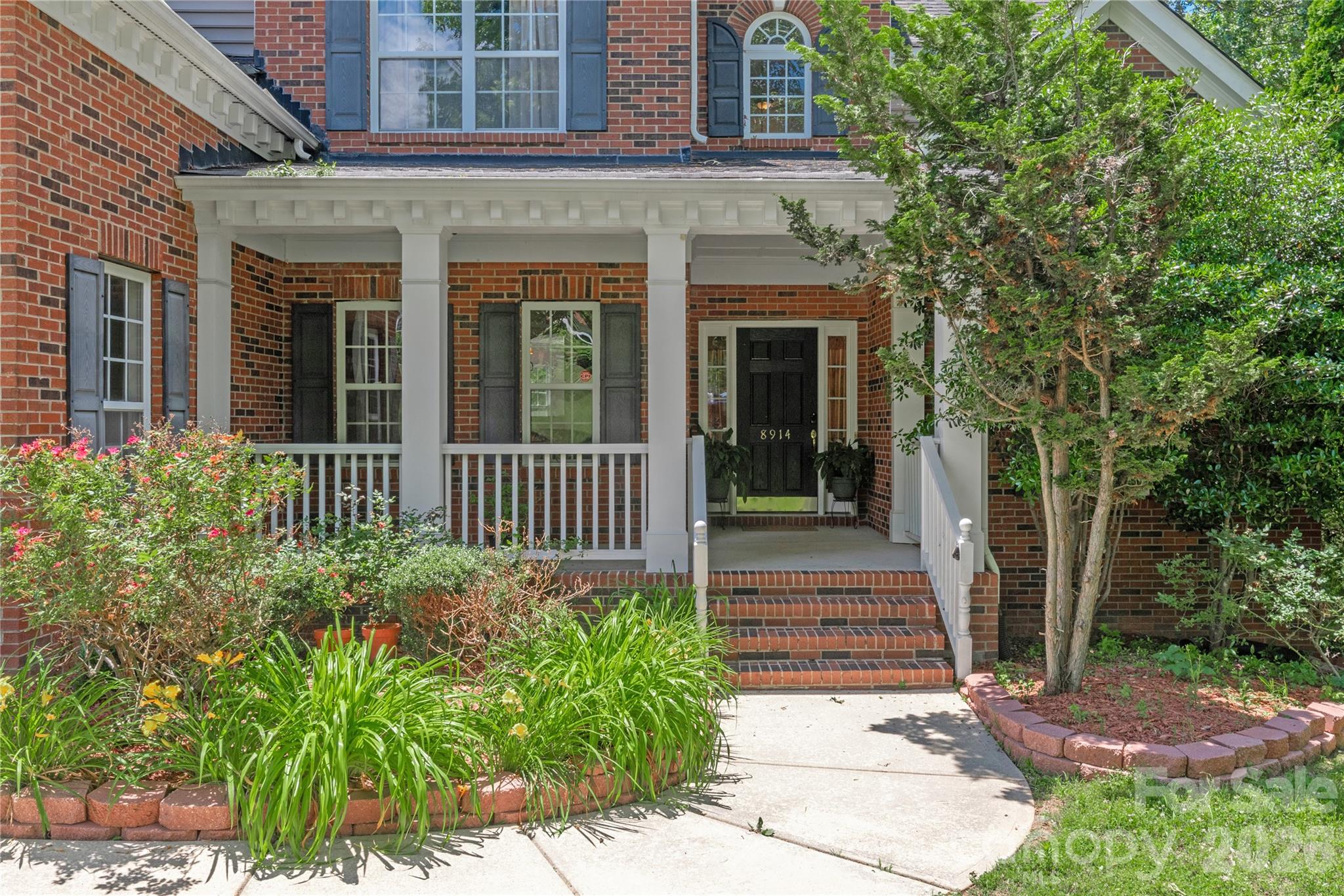 8914 Landsdowne Avenue