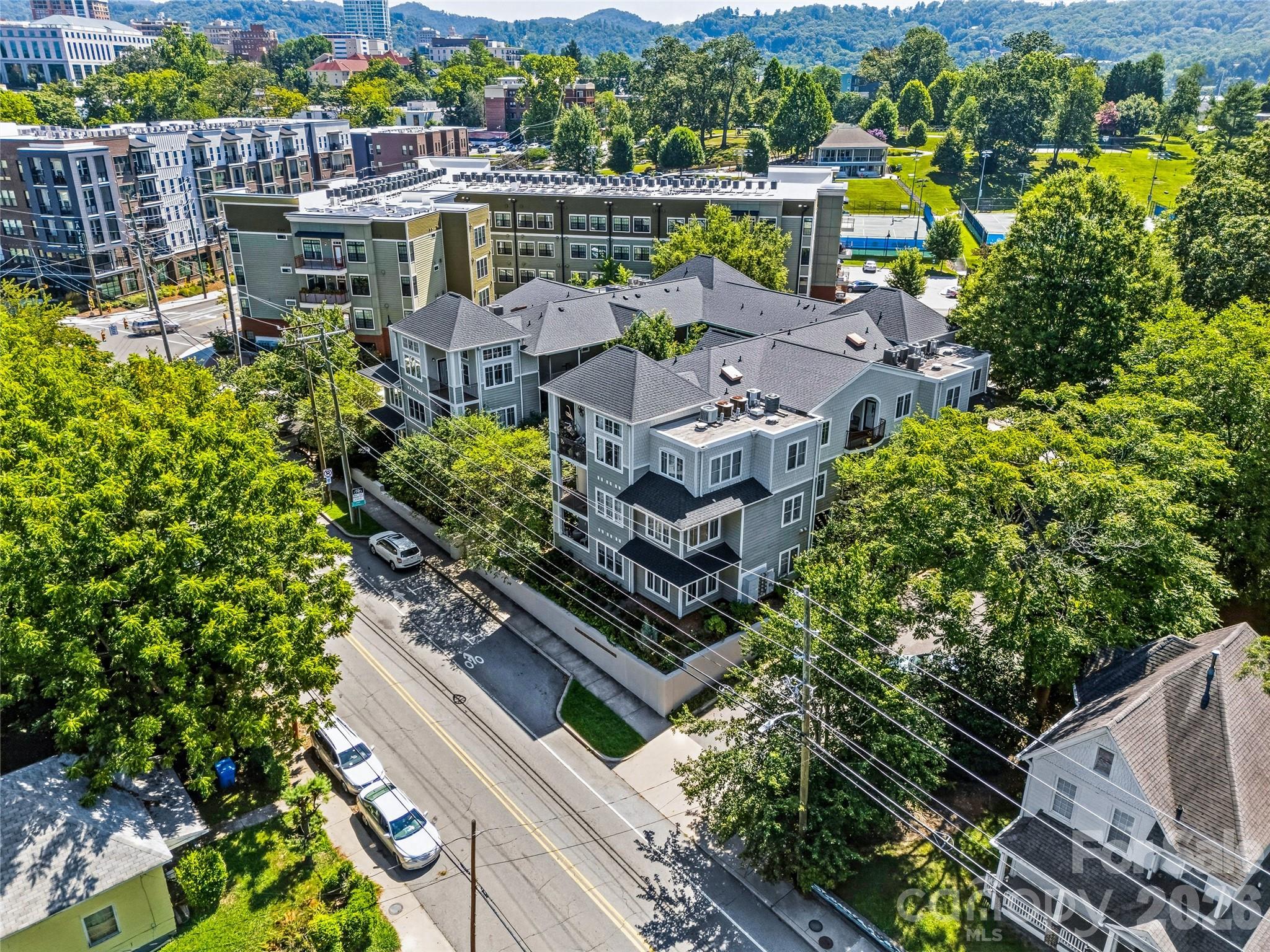 64 Clingman Avenue 101