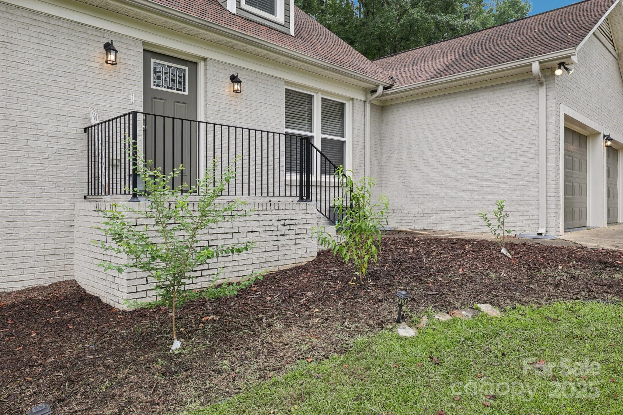 798 Pinehaven Circle