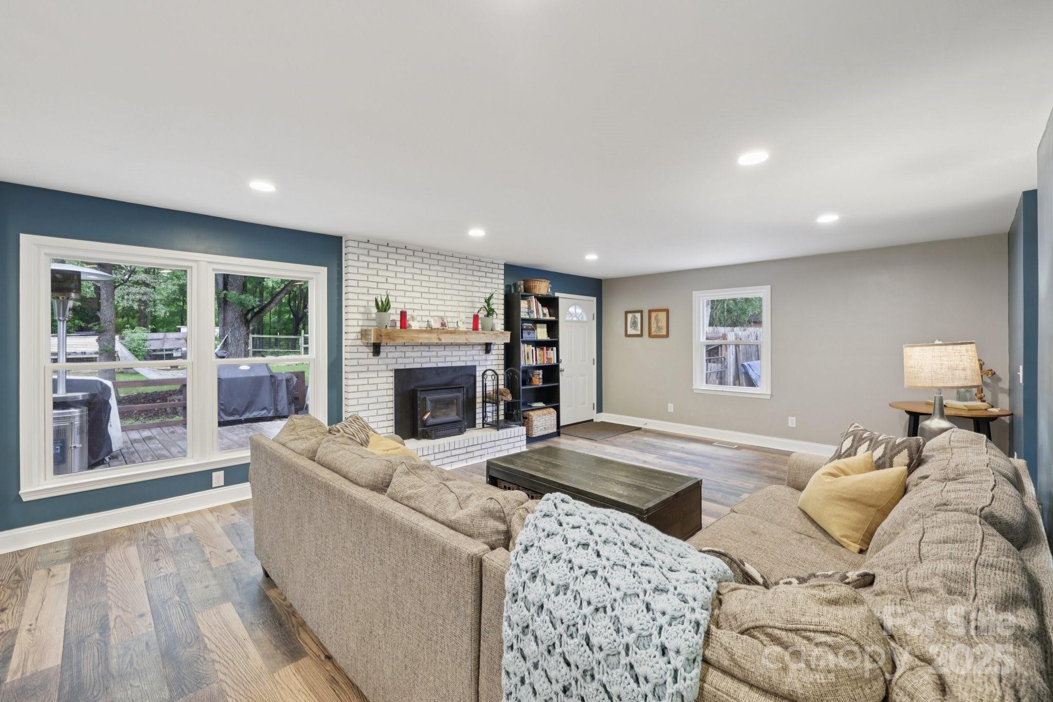 798 Pinehaven Circle