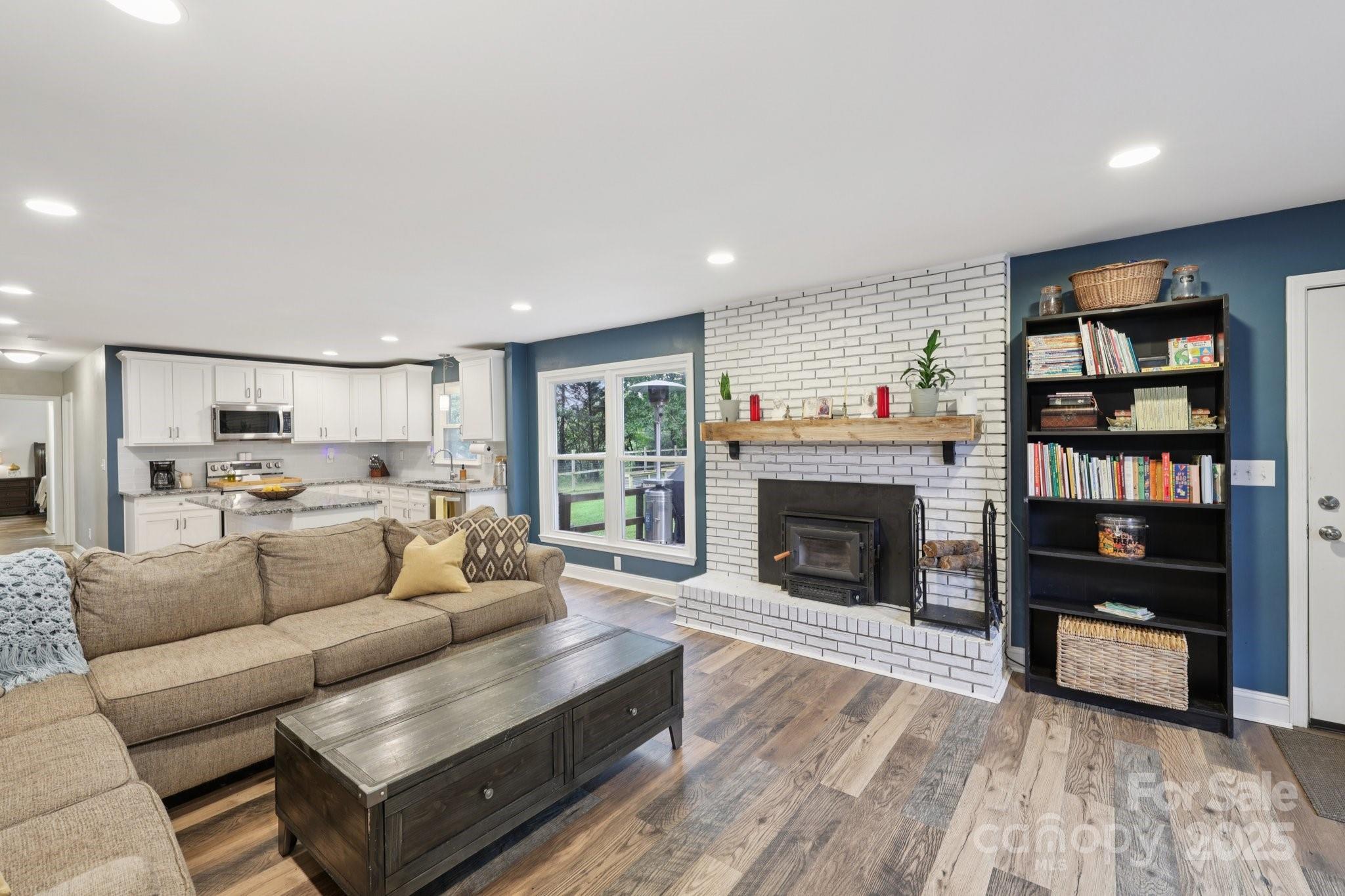 798 Pinehaven Circle