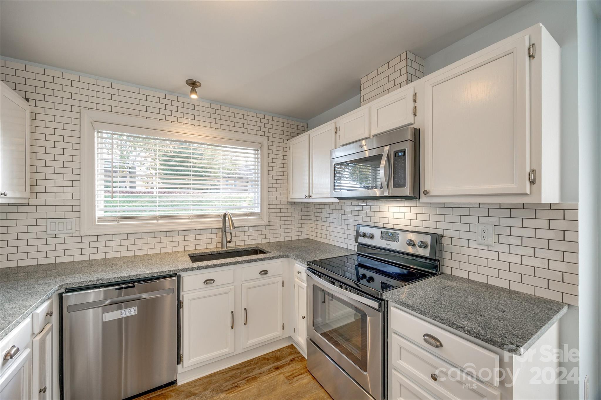 Tega Cay - Residential