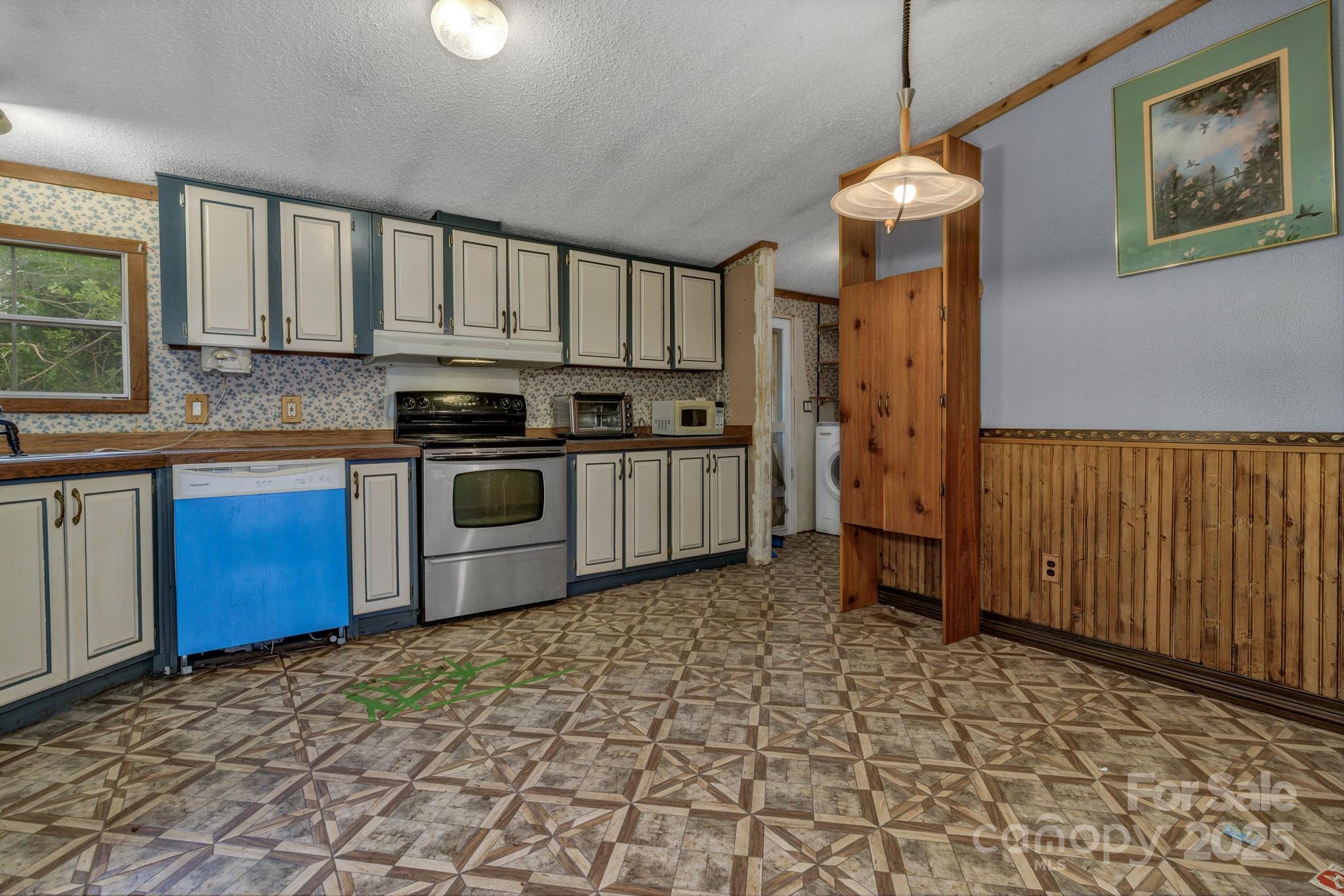 79 Gloria Orchard Lane