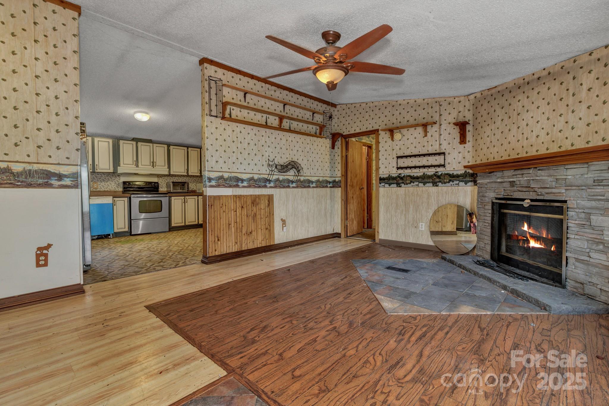 79 Gloria Orchard Lane