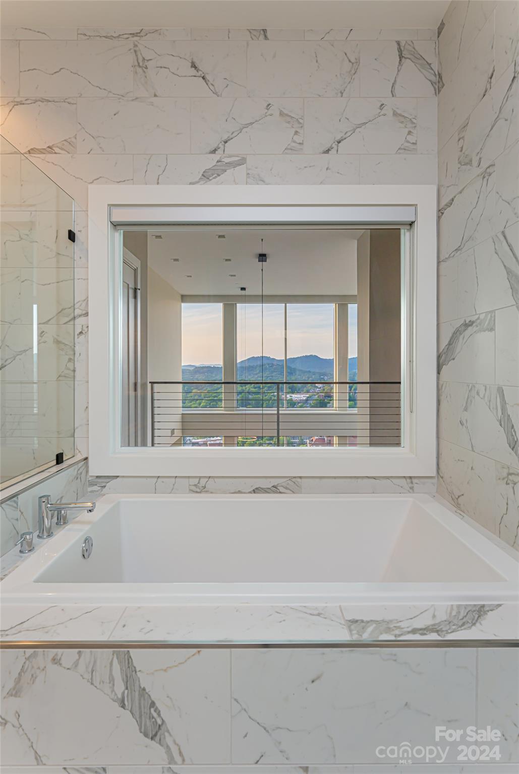 Asheville Arras Residence - Residential