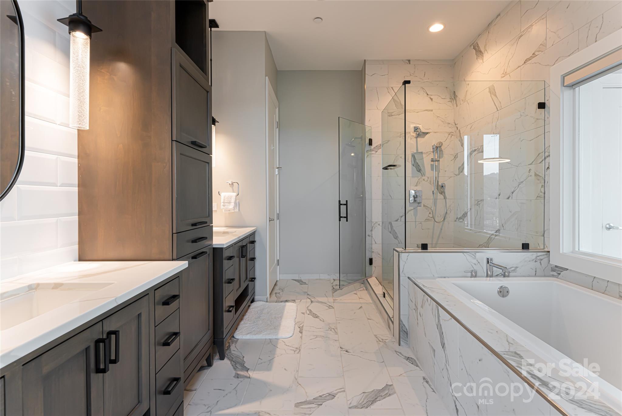 Asheville Arras Residence - Residential