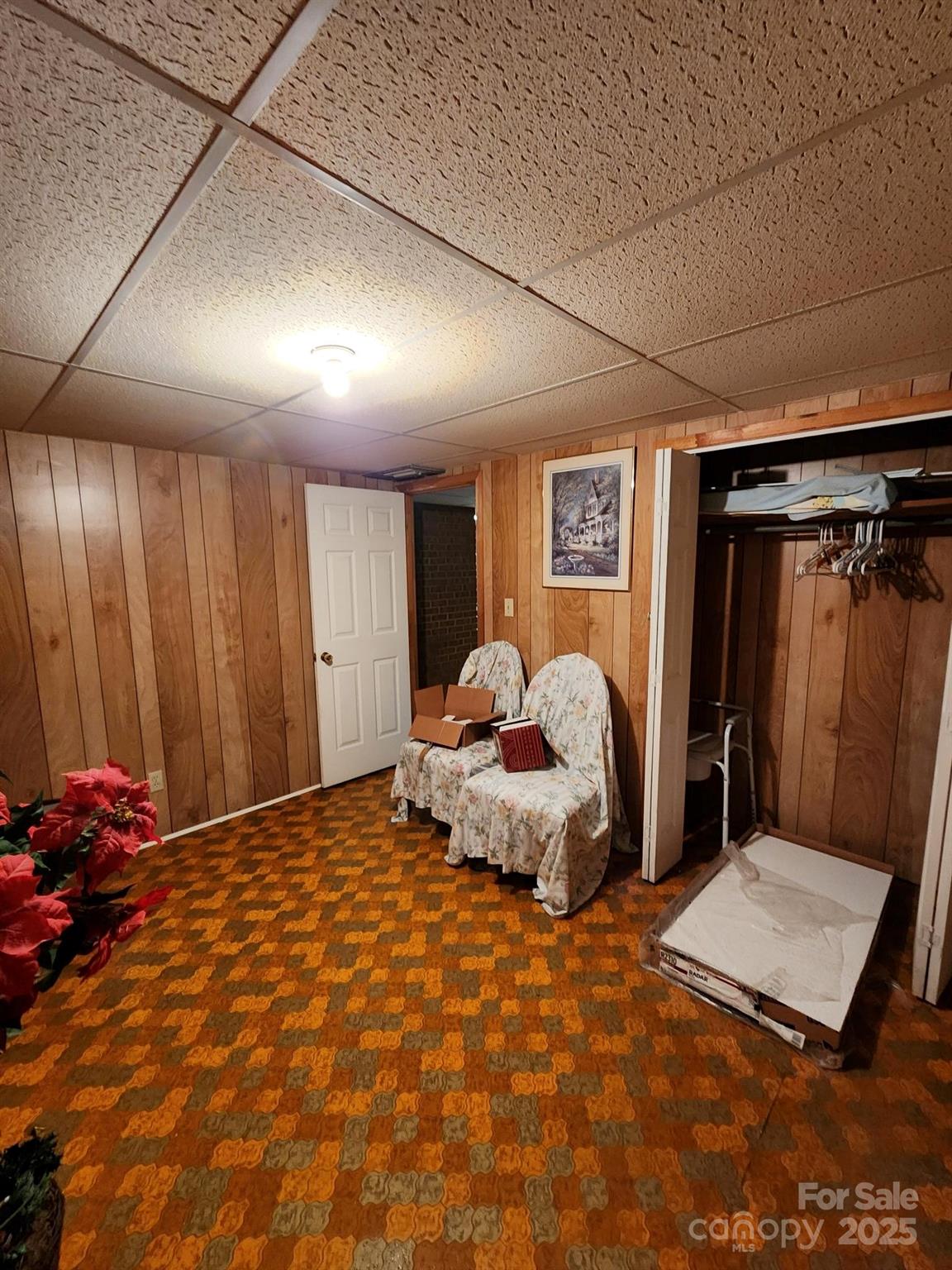 406 S Caldwell Avenue