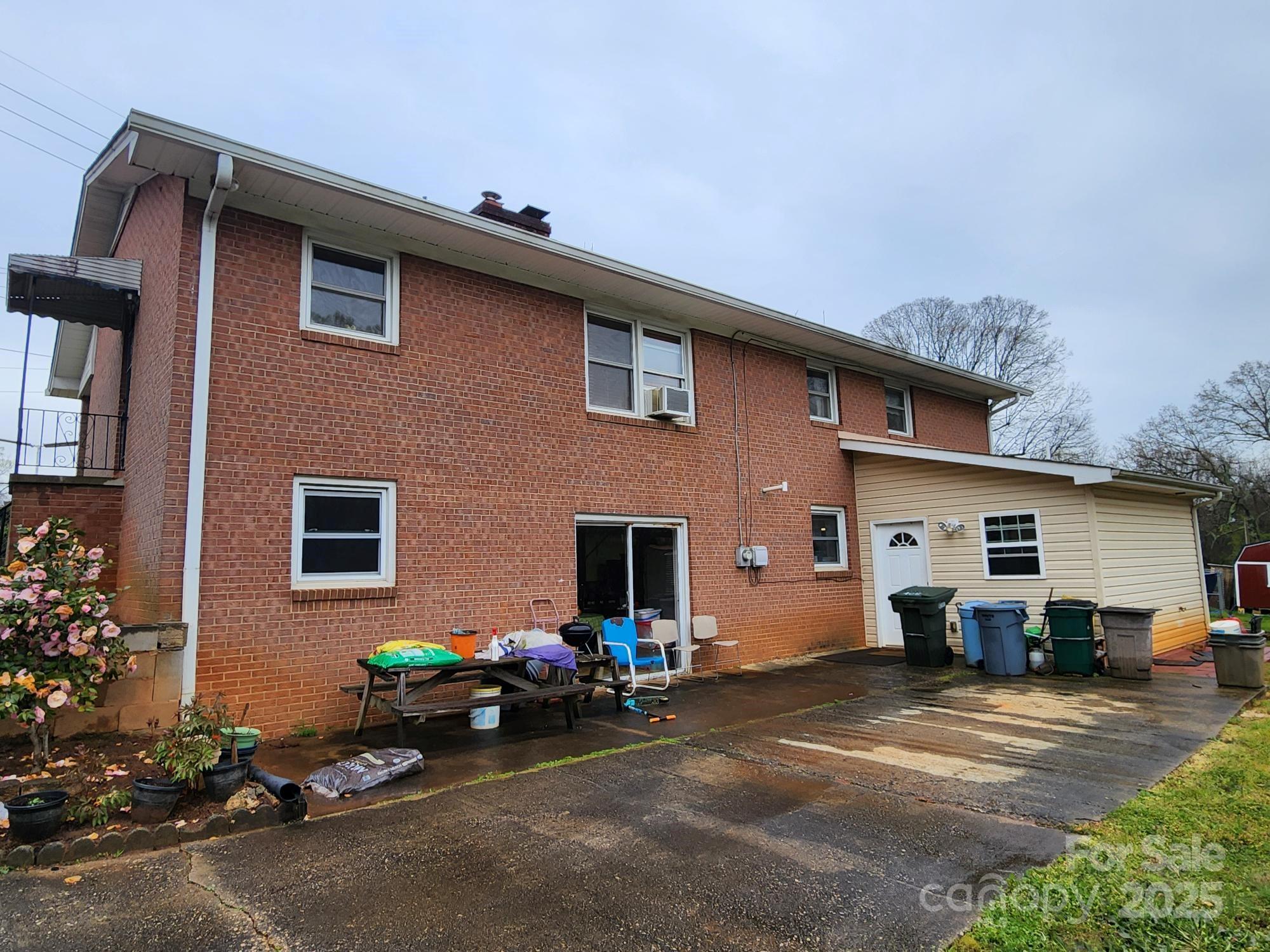 406 S Caldwell Avenue