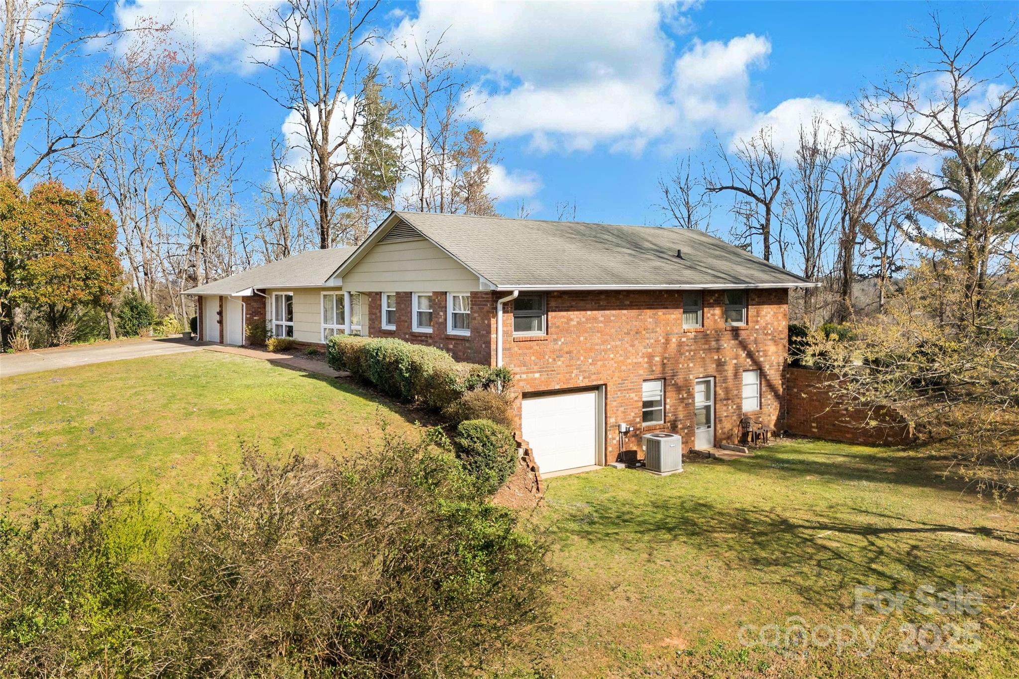 104 Oak Circle
