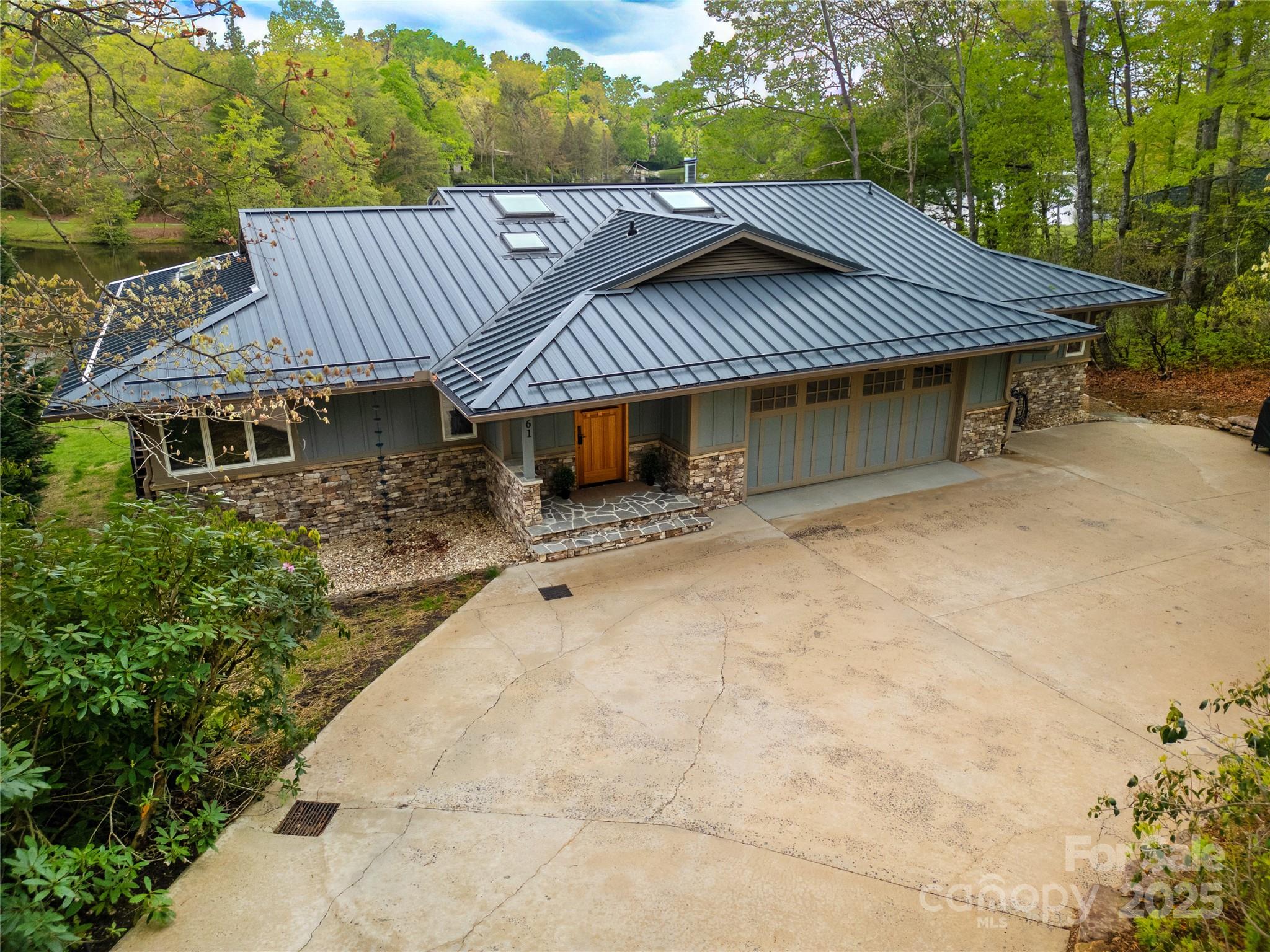61 Tsataga Court