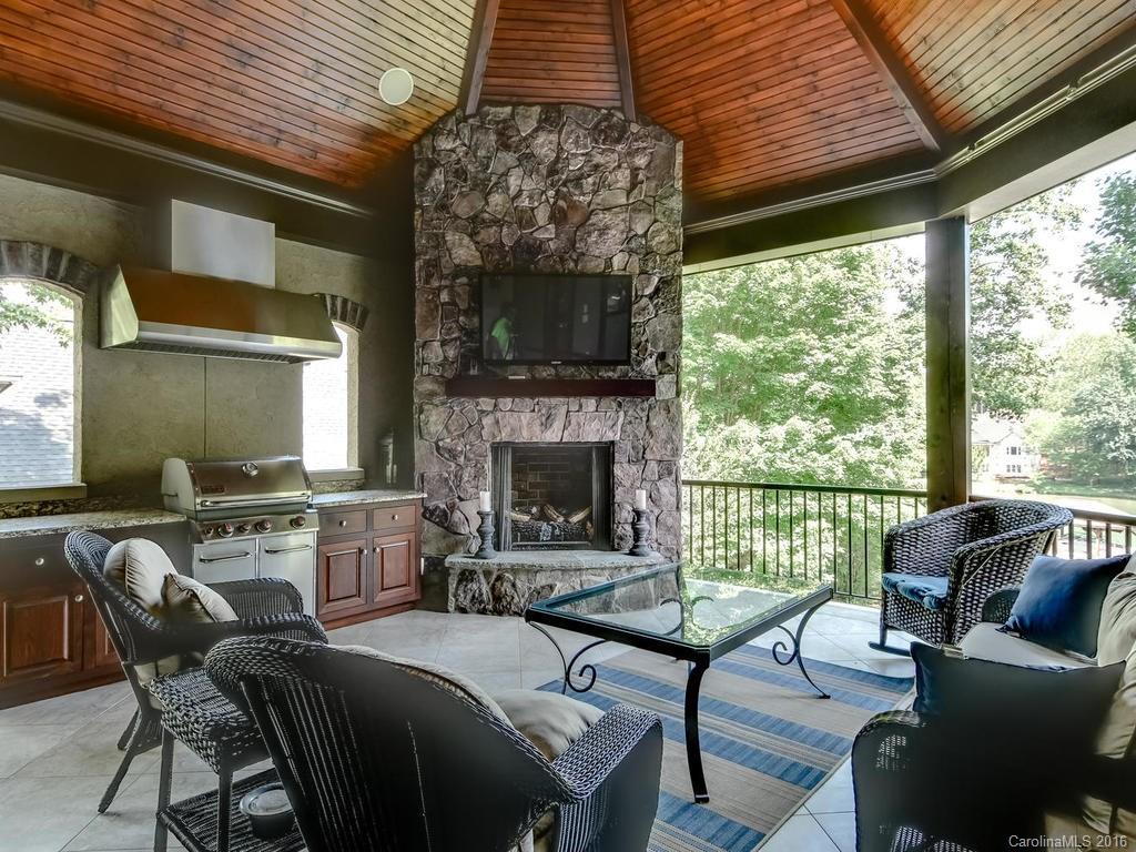 The Harbour at the Pointe - Residential