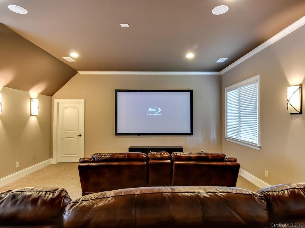 The Harbour at the Pointe - Residential