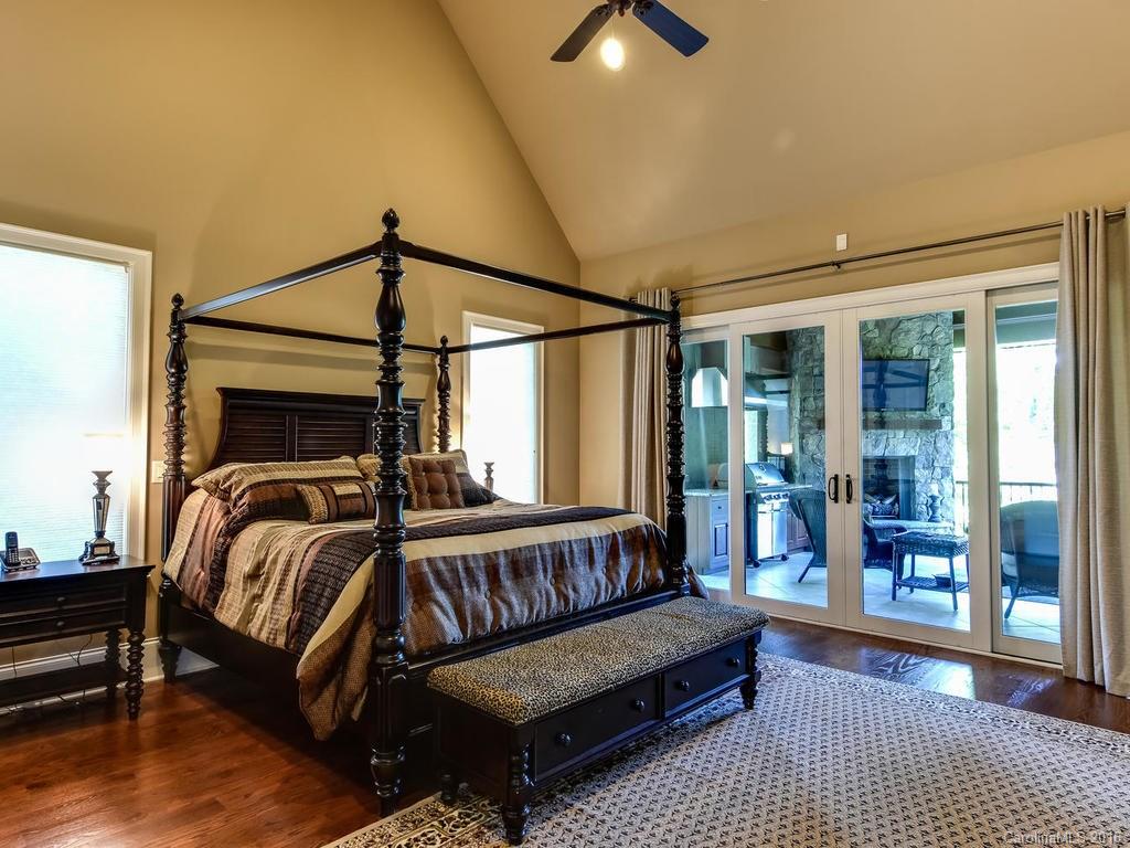 The Harbour at the Pointe - Residential