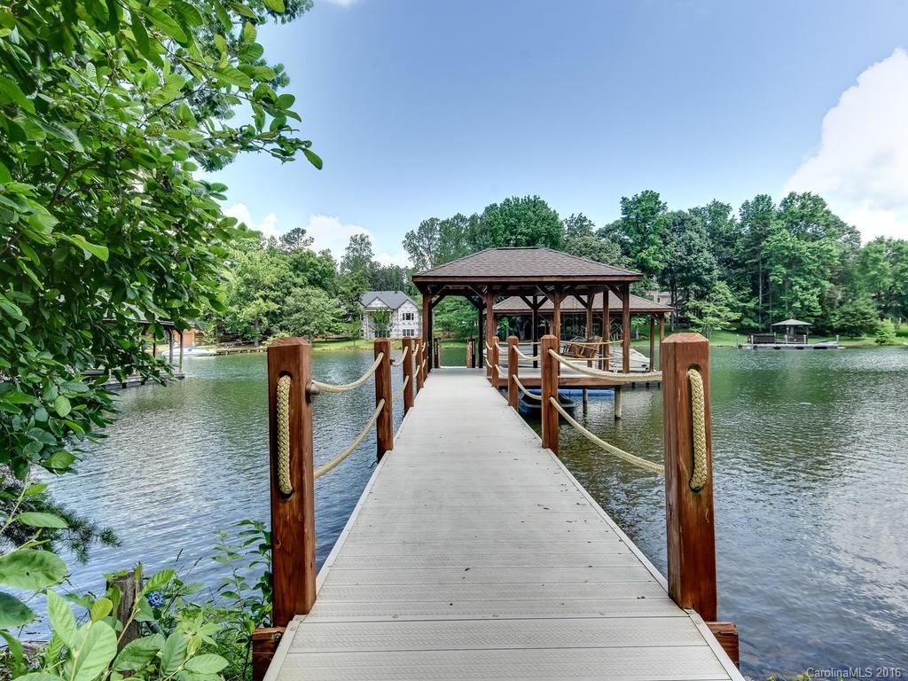 The Harbour at the Pointe - Residential