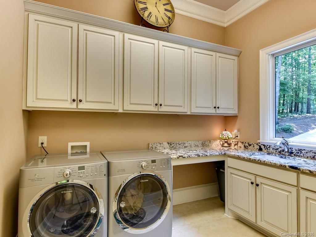 The Harbour at the Pointe - Residential