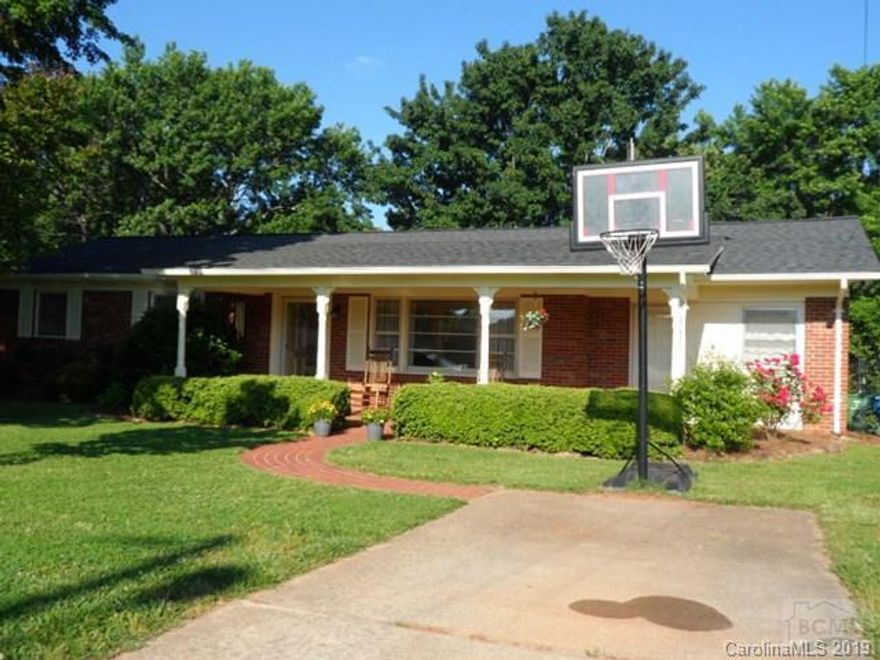 Well maintained 3 BR 1.5 bath home with an unfinished basement. Large family room with 1/2 bath that could be used as a fourth bedroom. Fenced backyard. Close to Valdese Elementary School and downtown Valdese. UST in backyard not in use. Seller to provide one year AHS home warranty at closing.