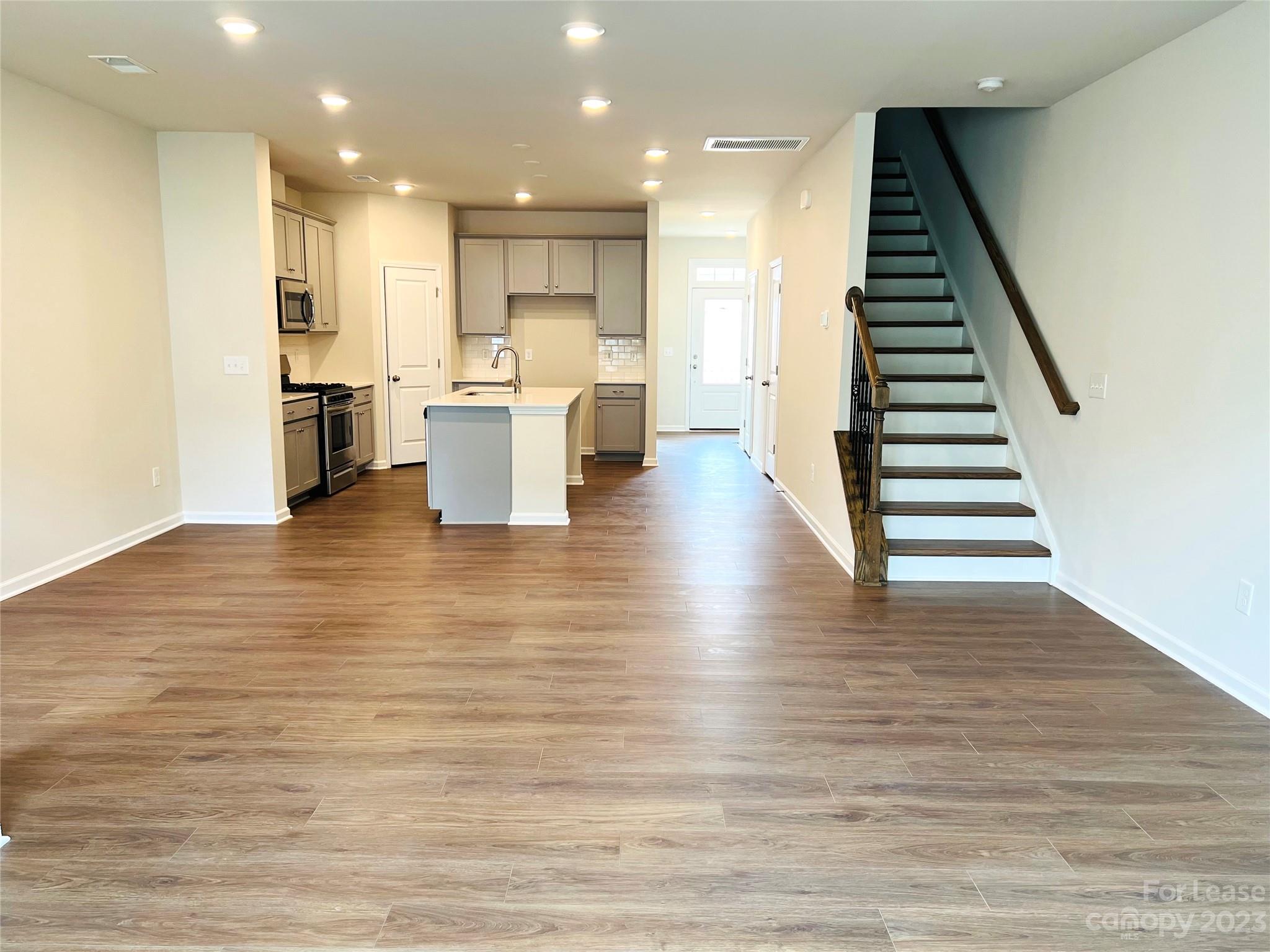 Chateau - Residential Lease