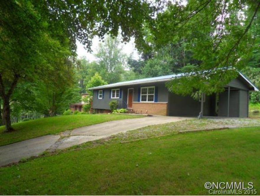 BACK ON THE MARKET, DEAL FELL THRU, GREAT  NEIGHBORHOOD! UPDATED! New Roof, nice updated kitchen and baths, family room with fireplace, laminate flooring through out the house. New HVAC system, spacious decks, wonderful waterfall to enjoy the sound of the water and relax on a summer day. READY FOR YOU TO BUY!