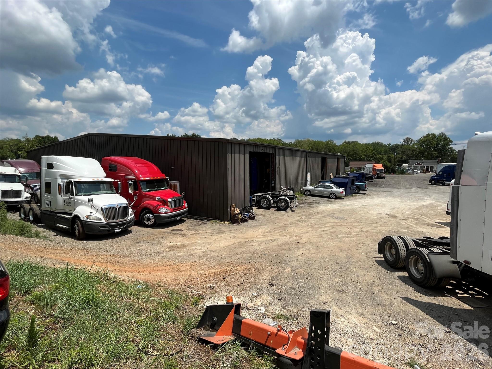 3251 Robinson Circle