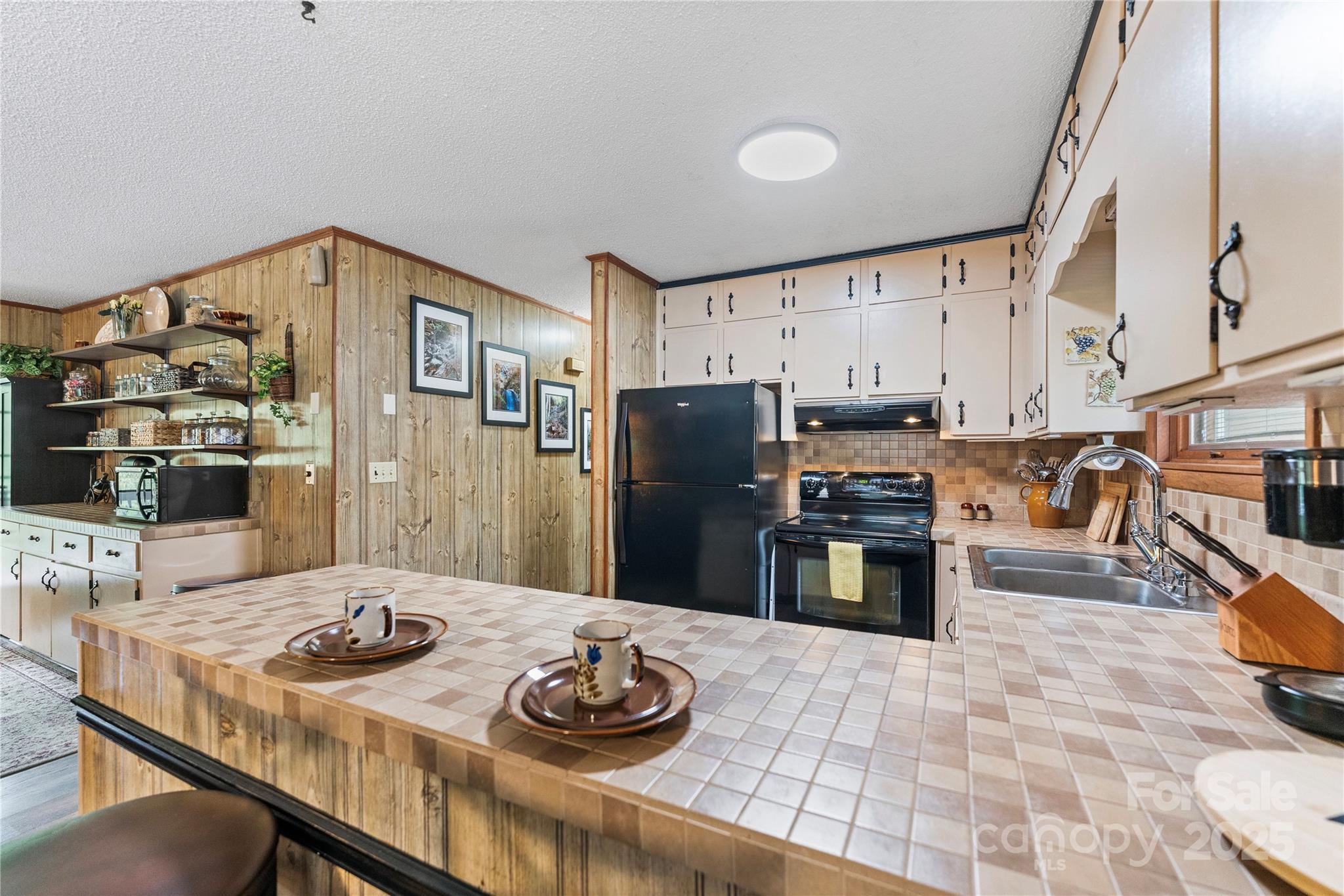 Knob Hill - Residential