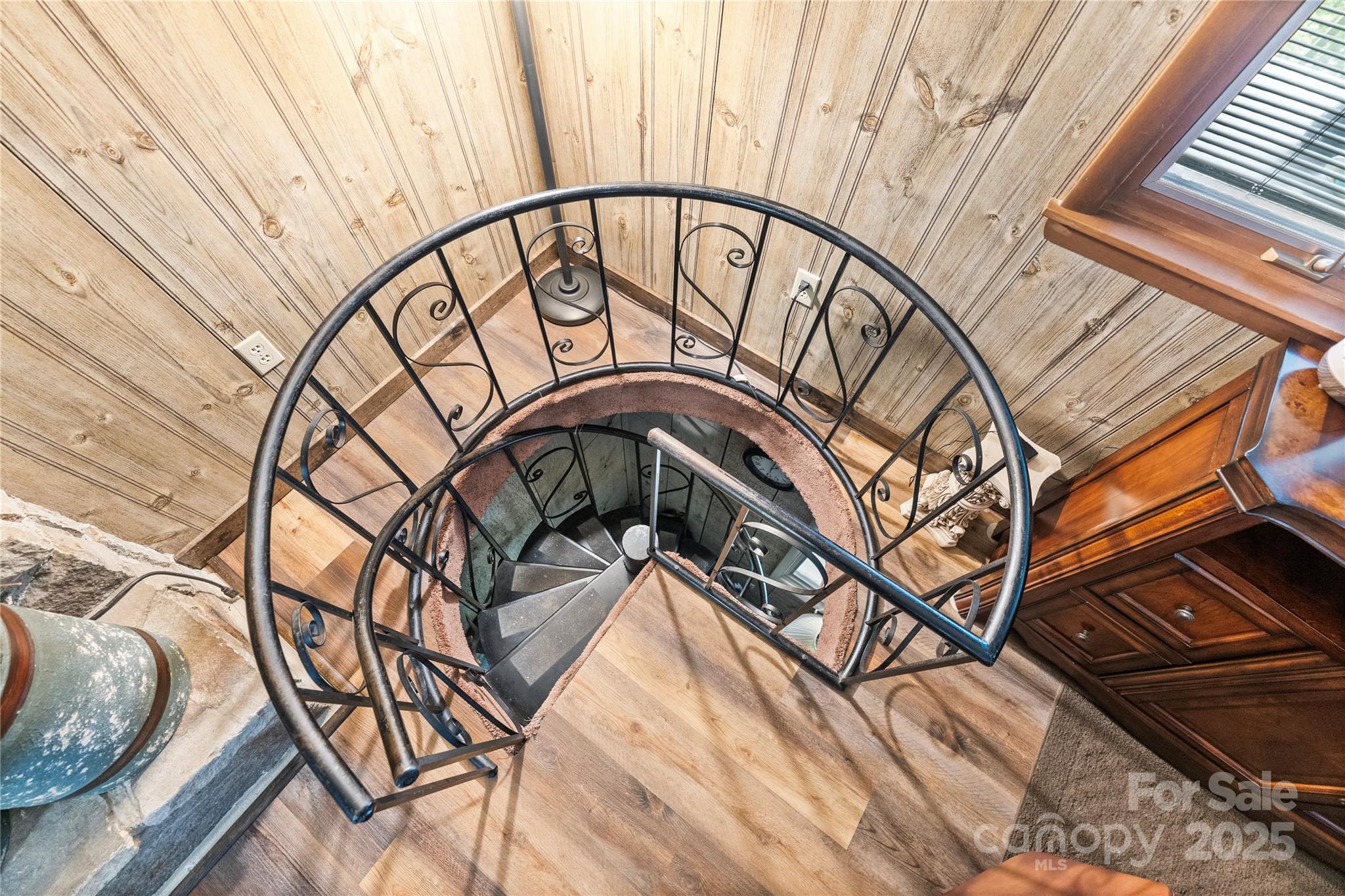 Knob Hill - Residential