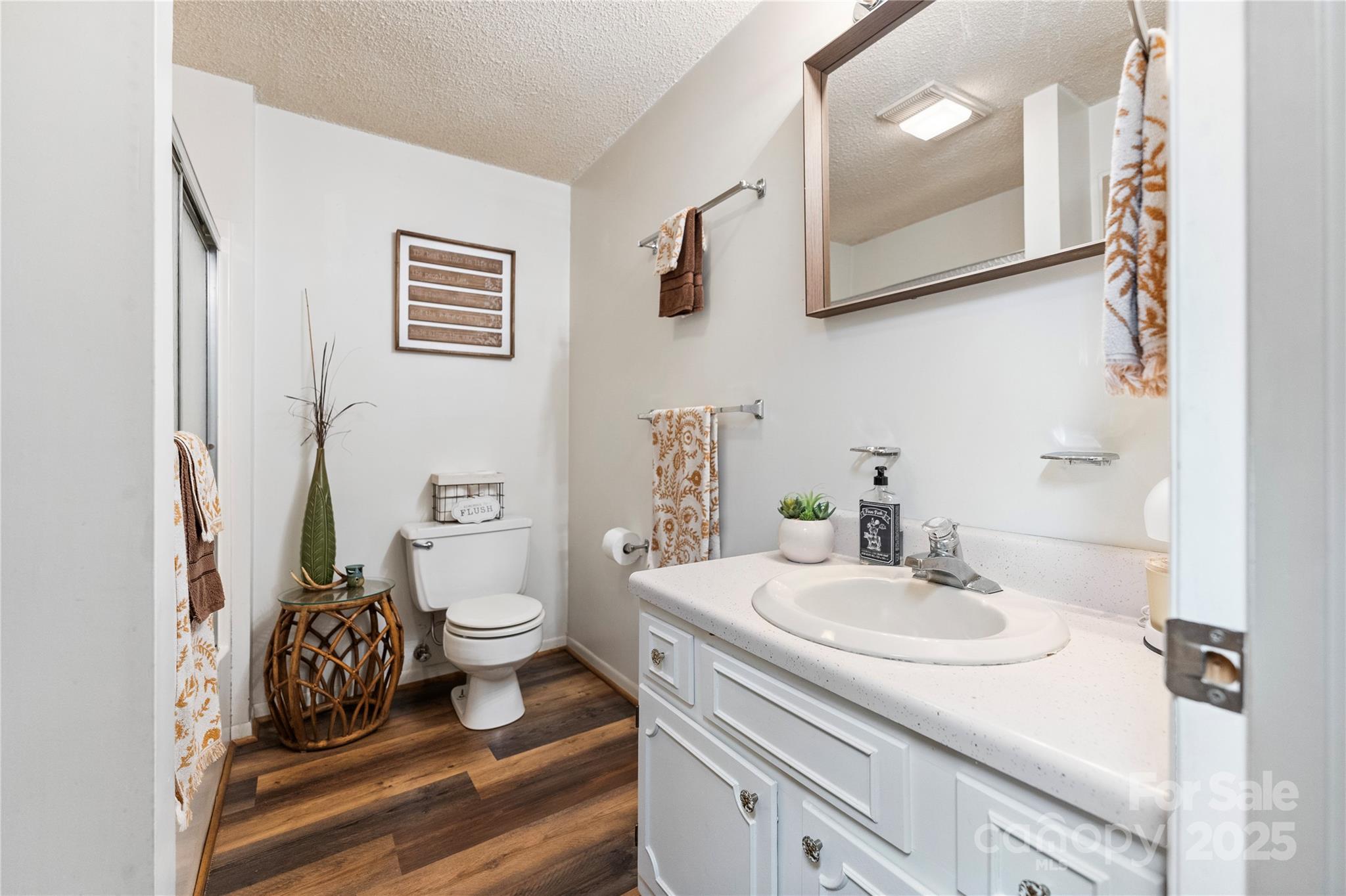 Knob Hill - Residential