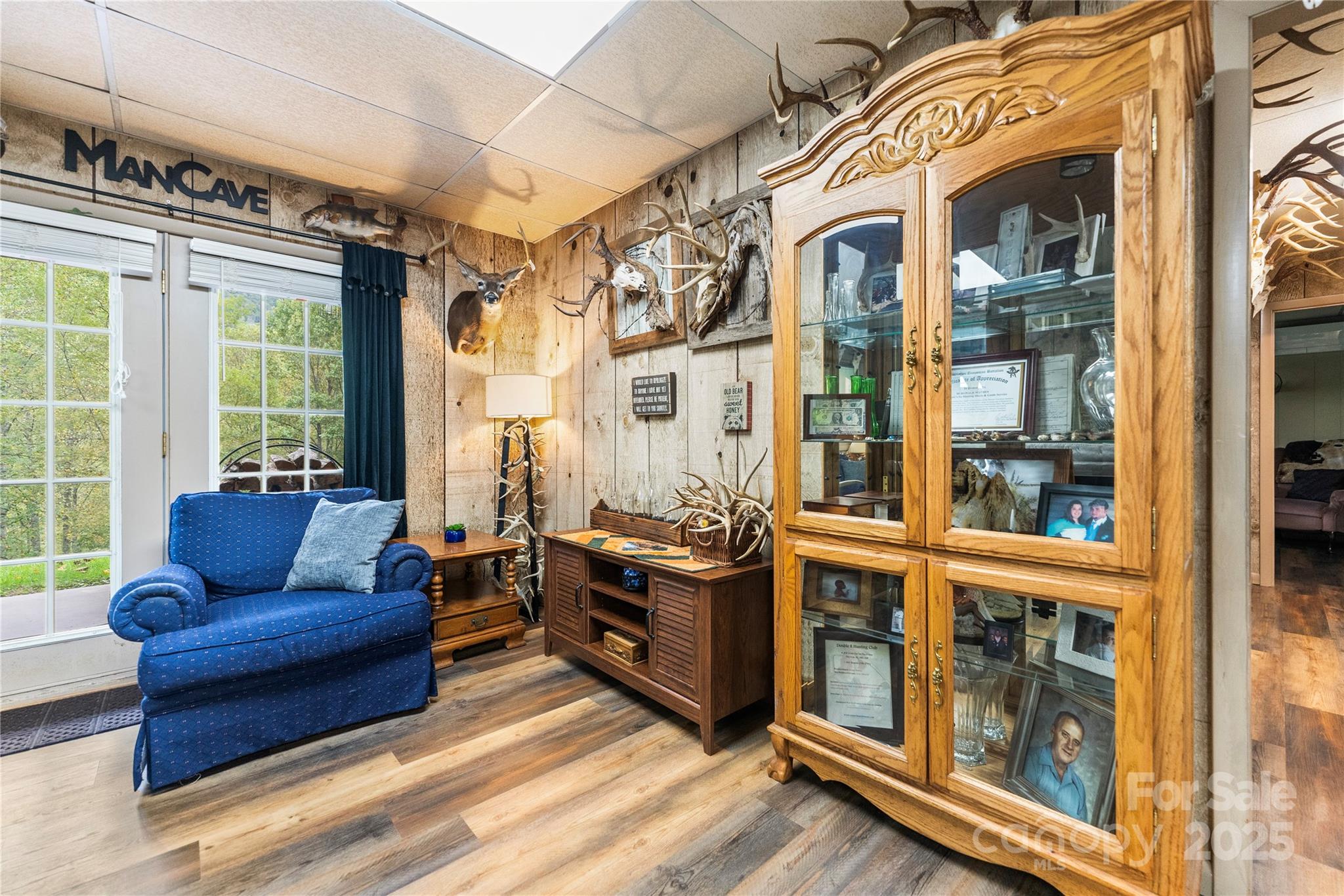 Knob Hill - Residential