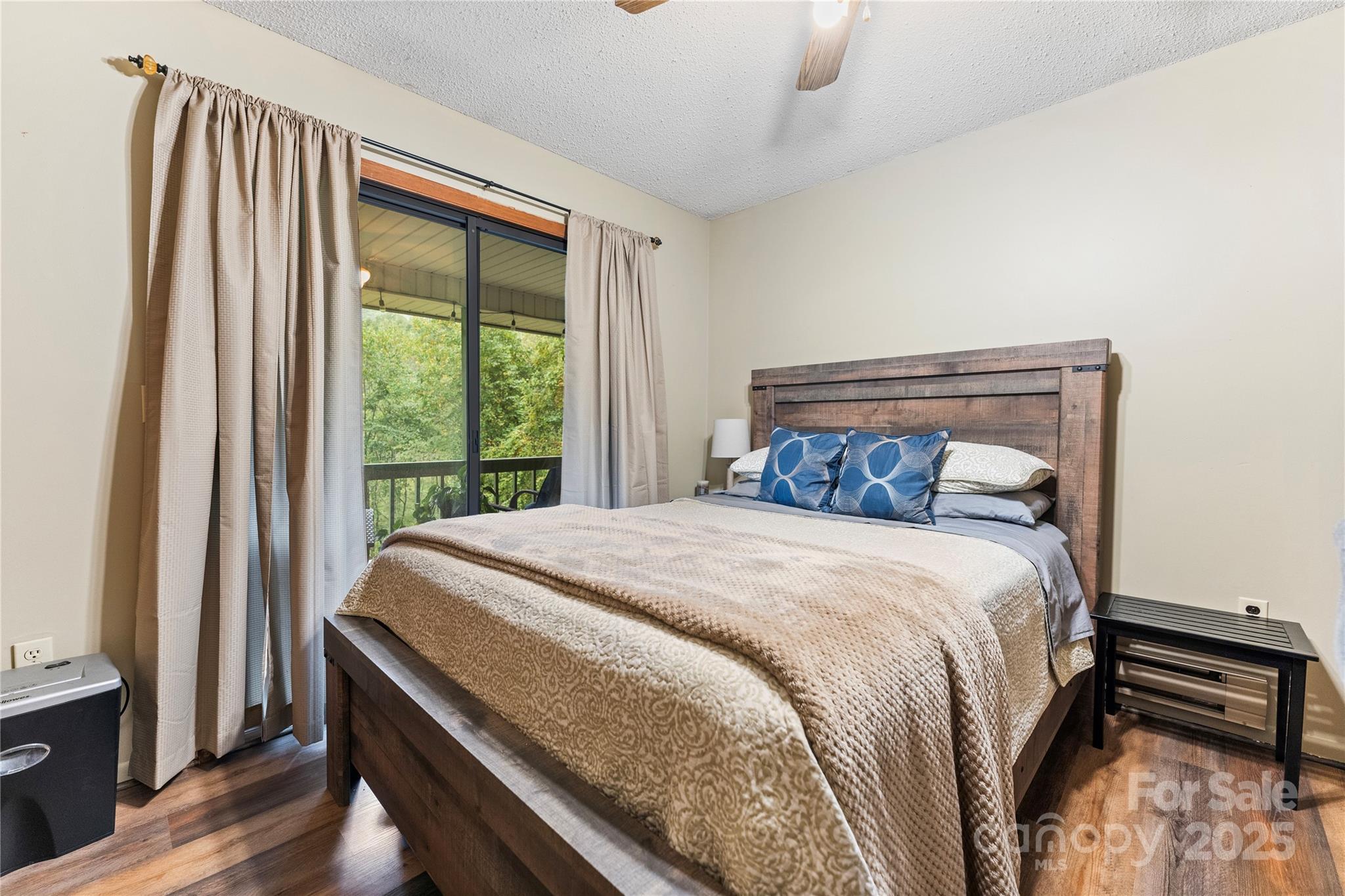 Knob Hill - Residential