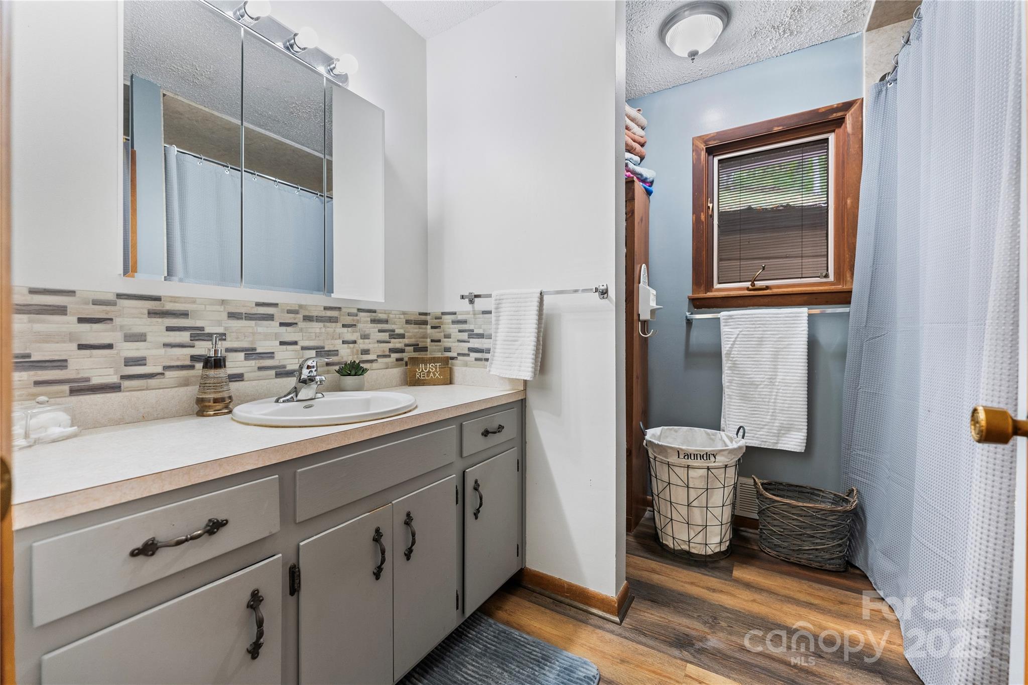 Knob Hill - Residential