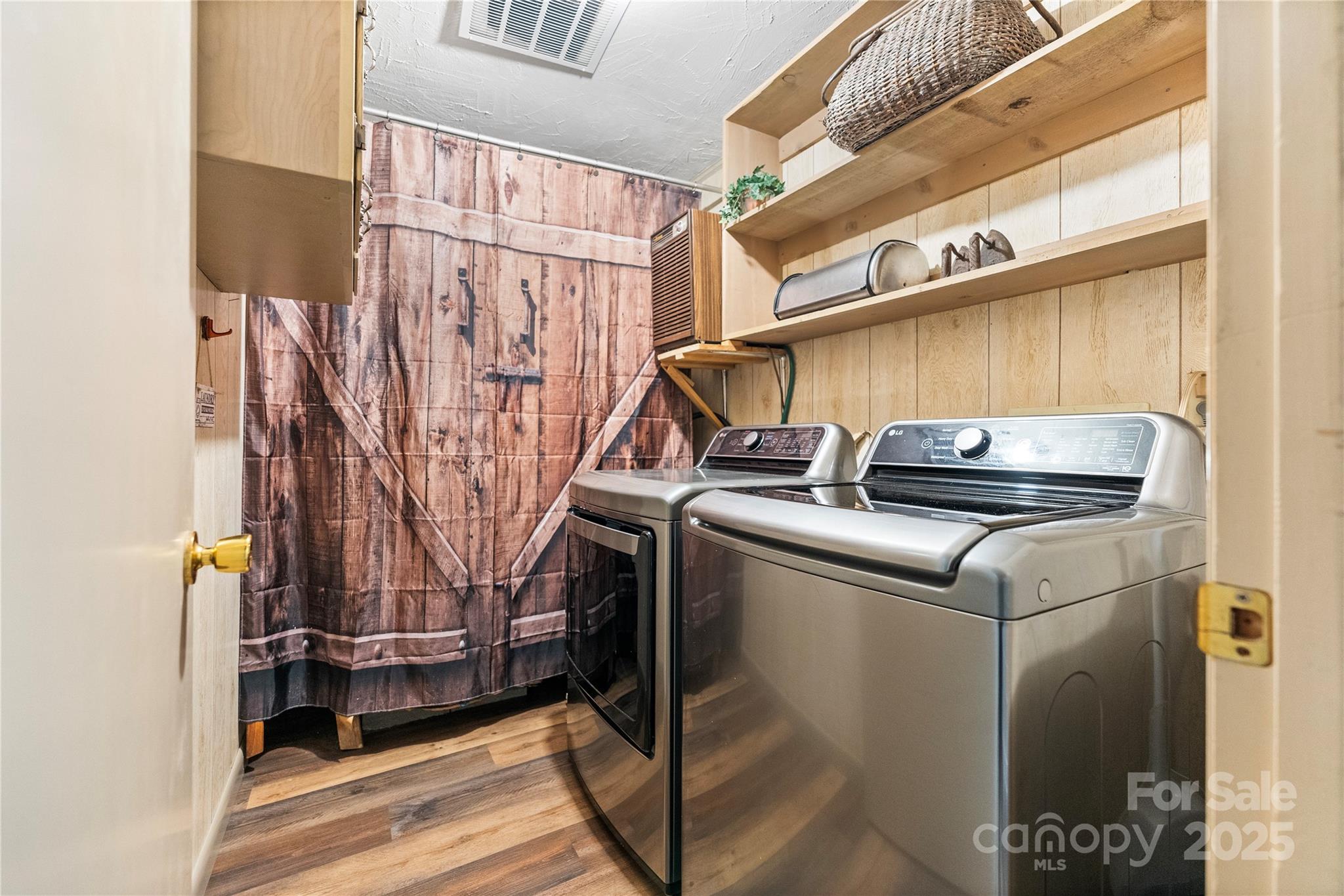 Knob Hill - Residential