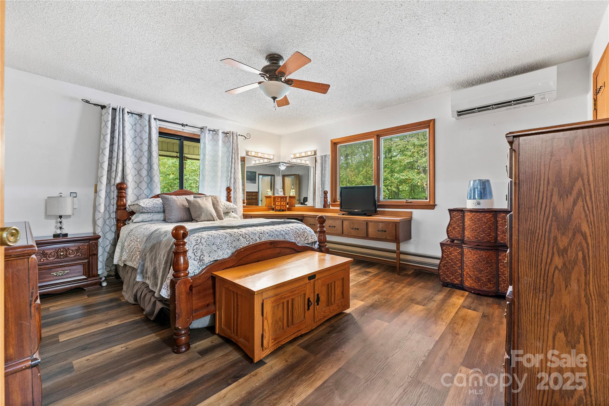 Knob Hill - Residential