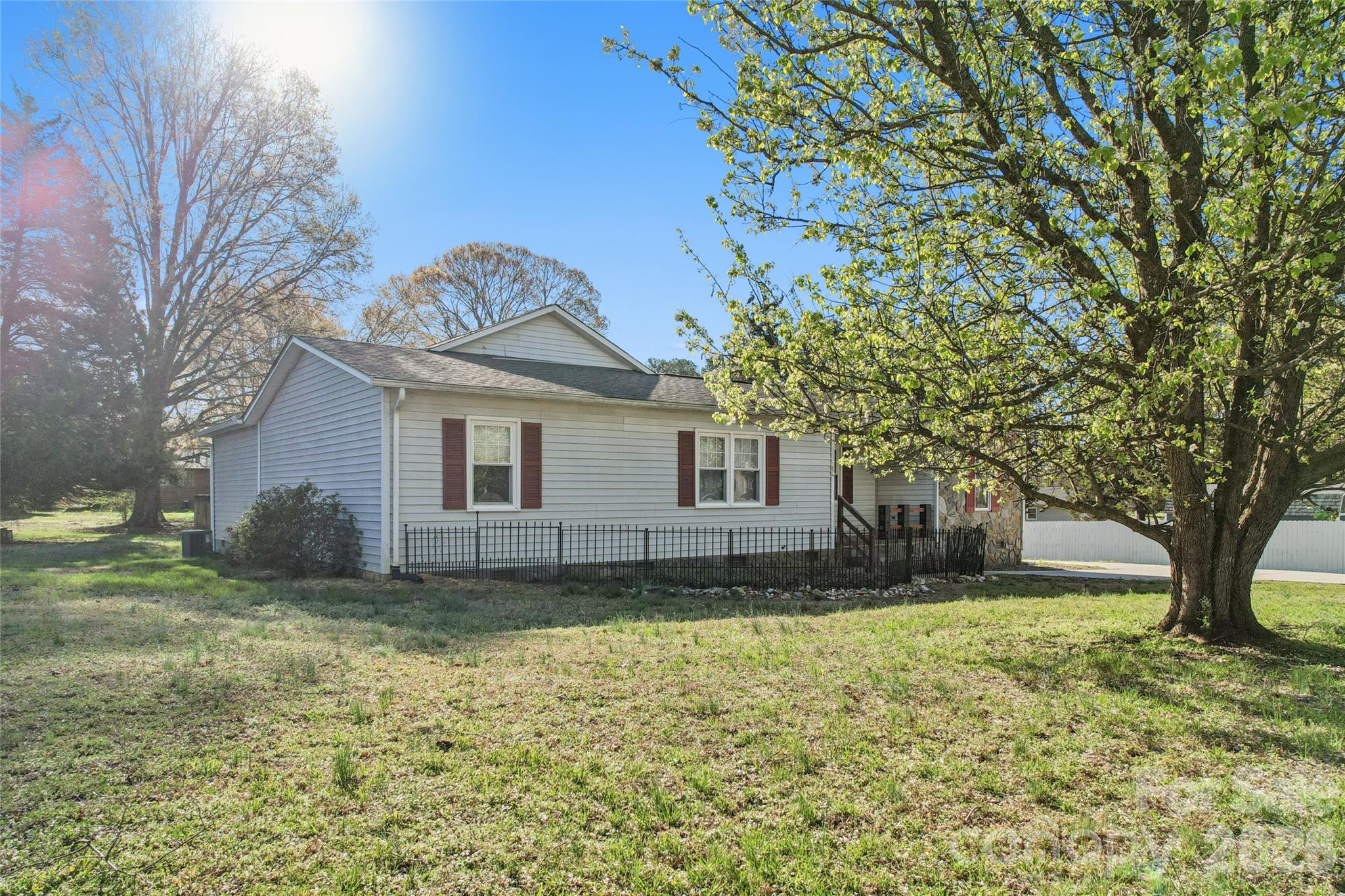 107 S Hambley Street