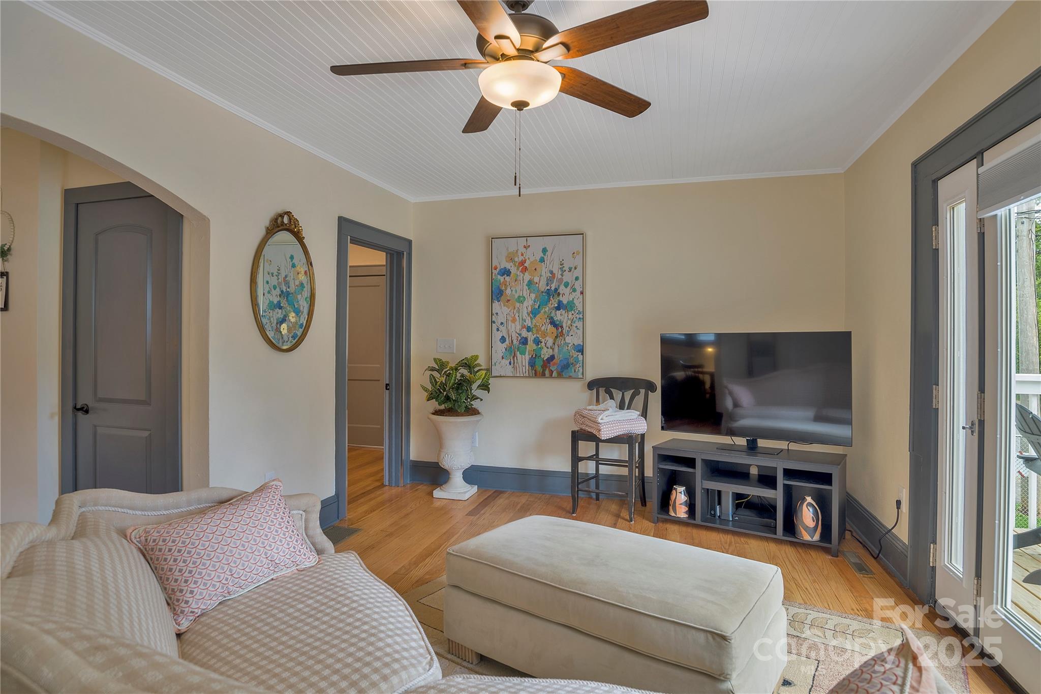 123 W Marshall Street