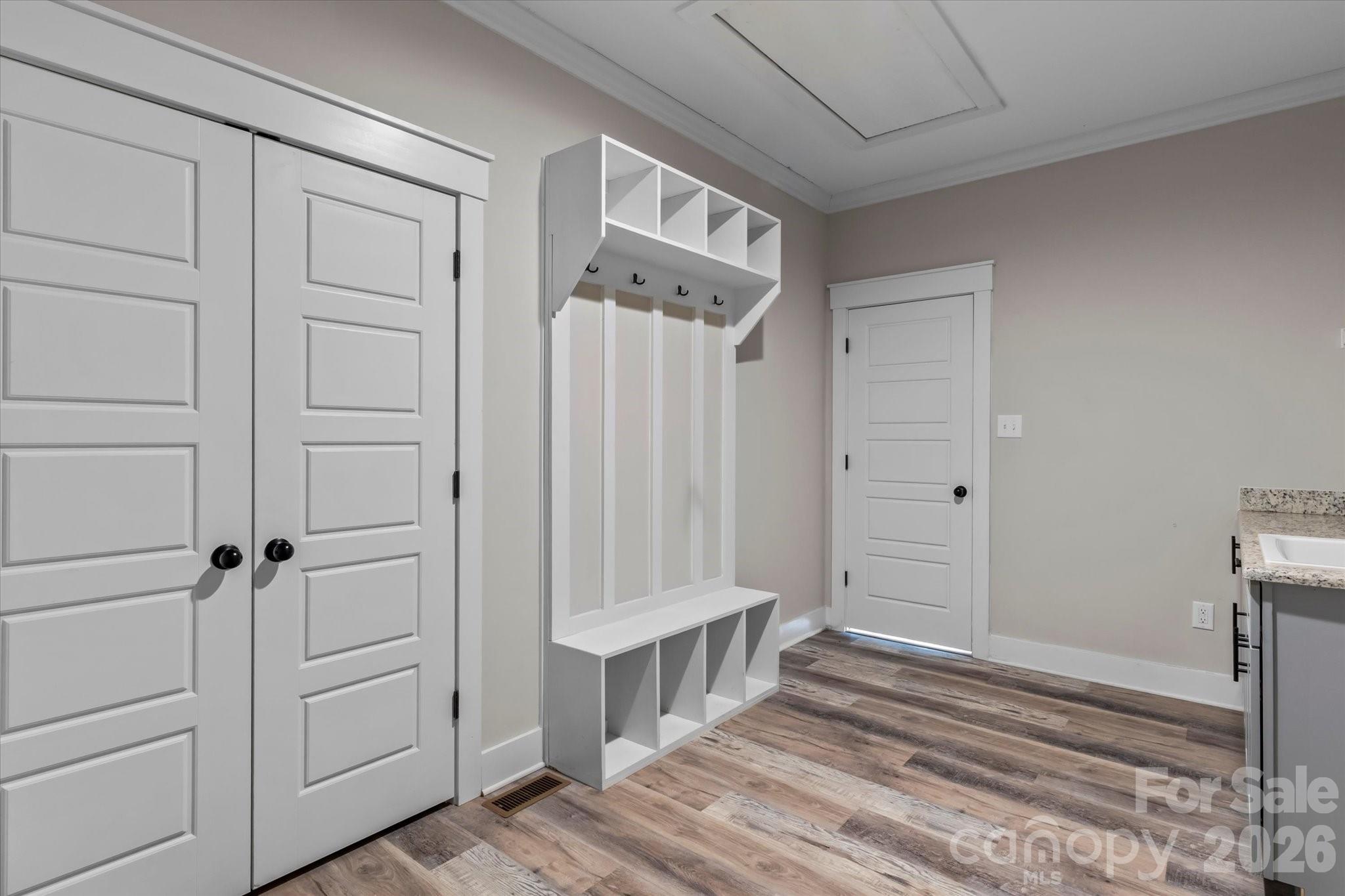 Mitchell Aire - Residential