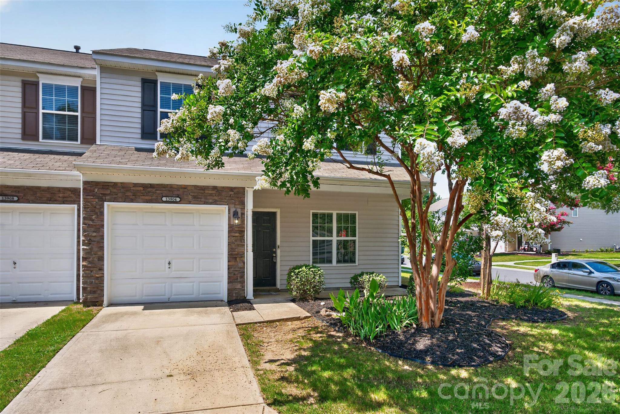 13904 Singleleaf Lane