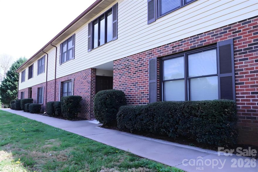 Affordable, low-maintenance living meets smart investment potential! This 1 bedroom, 1 bath condo is the perfect entry point into homeownership or an excellent addition to your rental portfolio.

Step inside to find a functional layout with updated touches. The open easy-to-maintain design makes everyday living simple and efficient - ideal for busy lifestyles or tenants alike.

Located with quick access to Hwy 321 and just minutes from local colleges, shopping, and dining, this property offers strong rental appeal and everyday convenience. Whether you're looking to stop renting and start building equity or secure a low-hassle investment, this condo is a smart move.