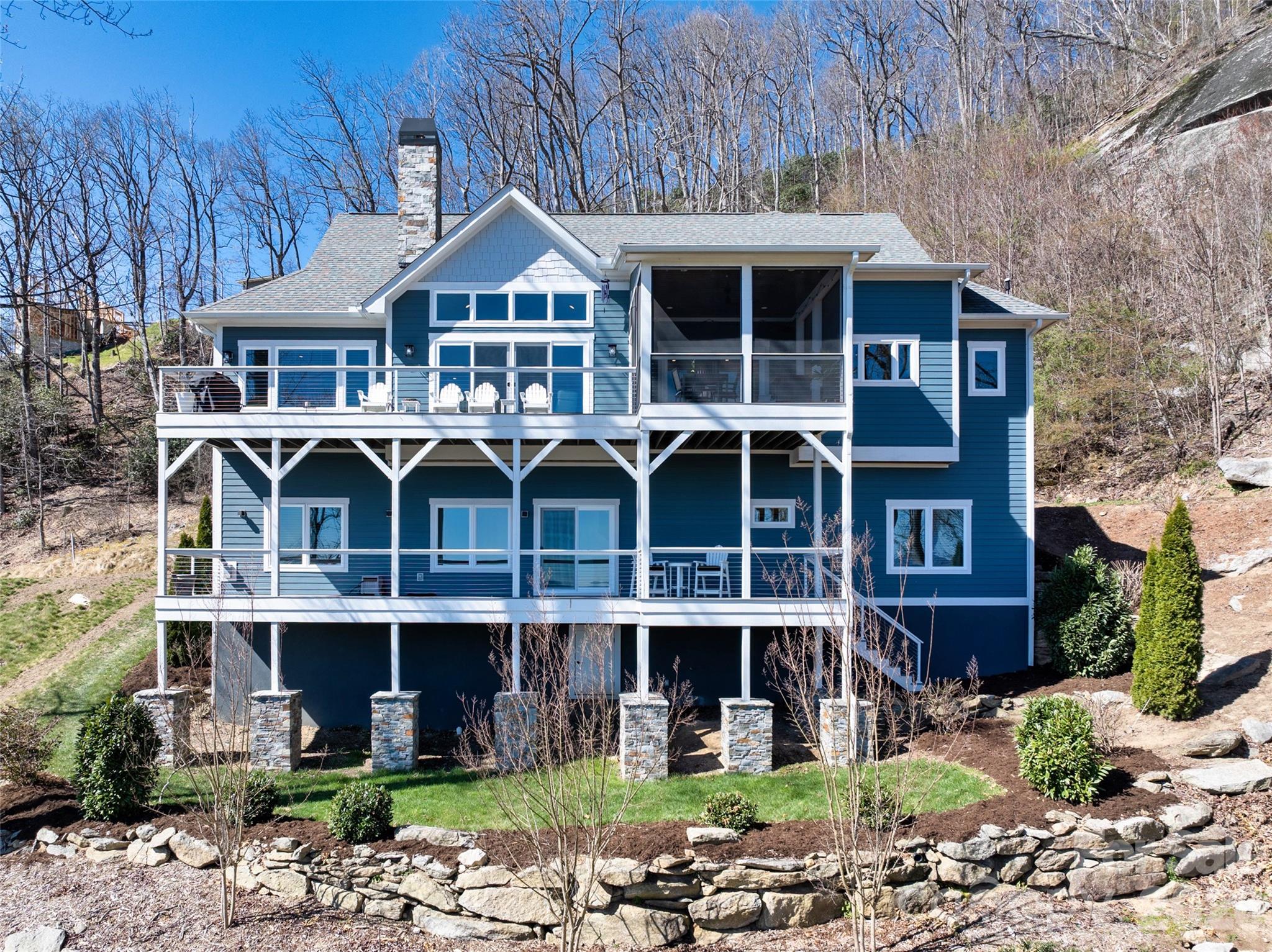 98 Rock Cliff Way
