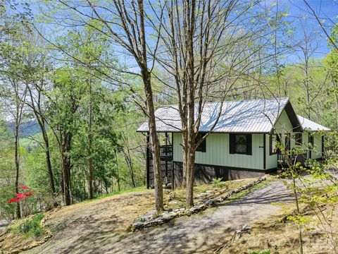 Photo of 129 Kantagree Drive, Bakersville, NC 28705 (MLS # 4372563)