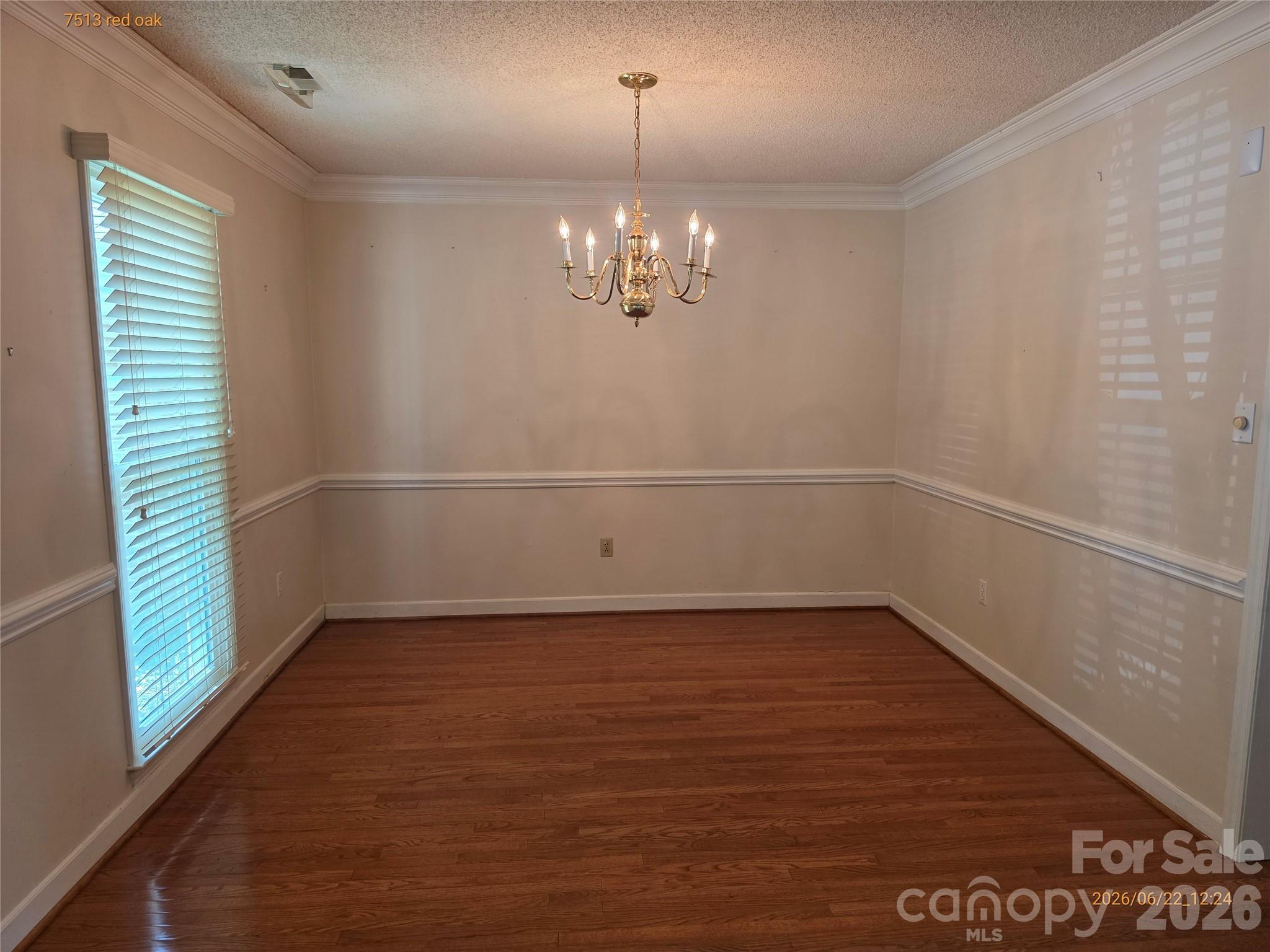 7513 Red Oak Lane