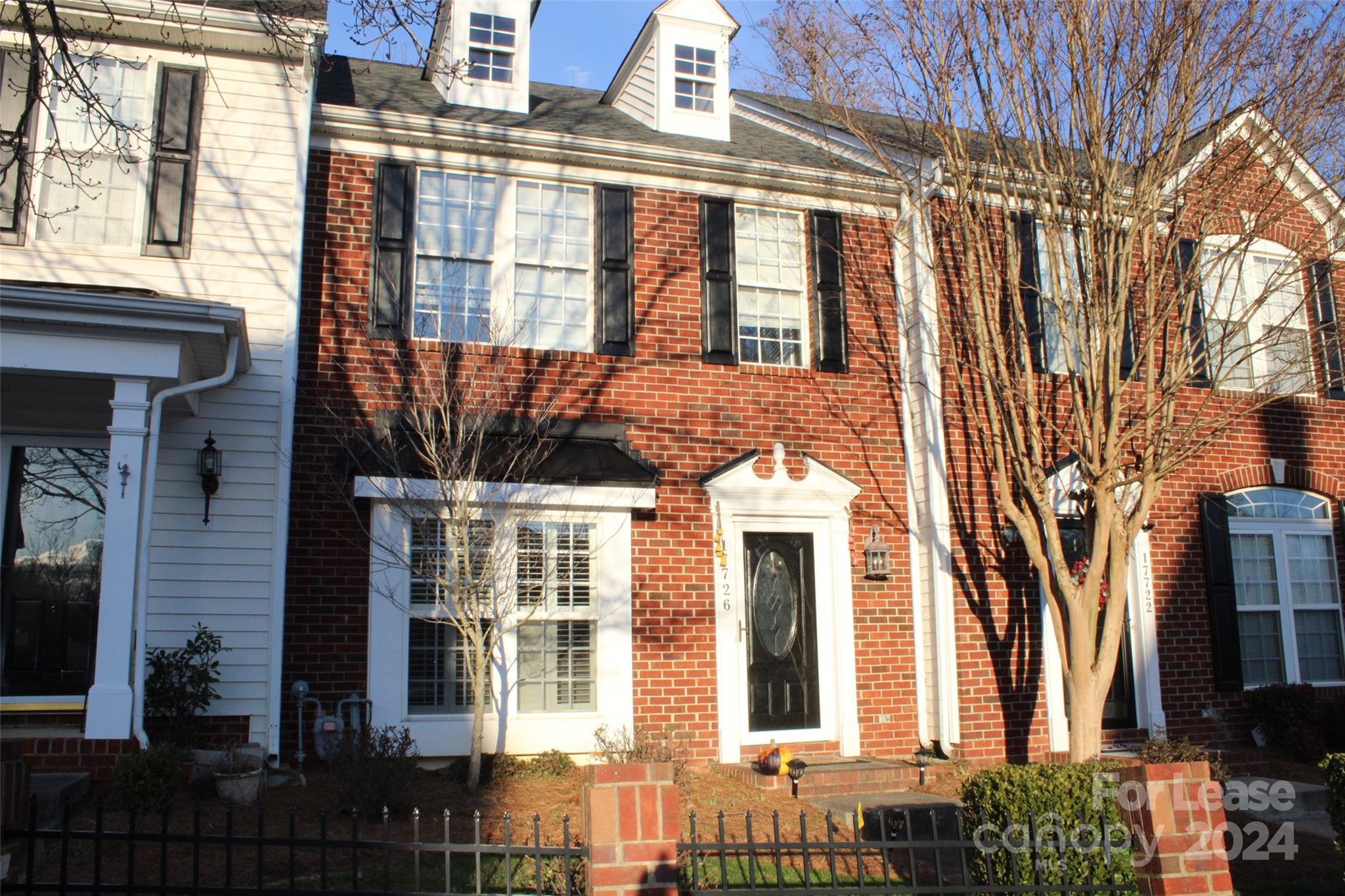 Oakhurst - Residential Lease