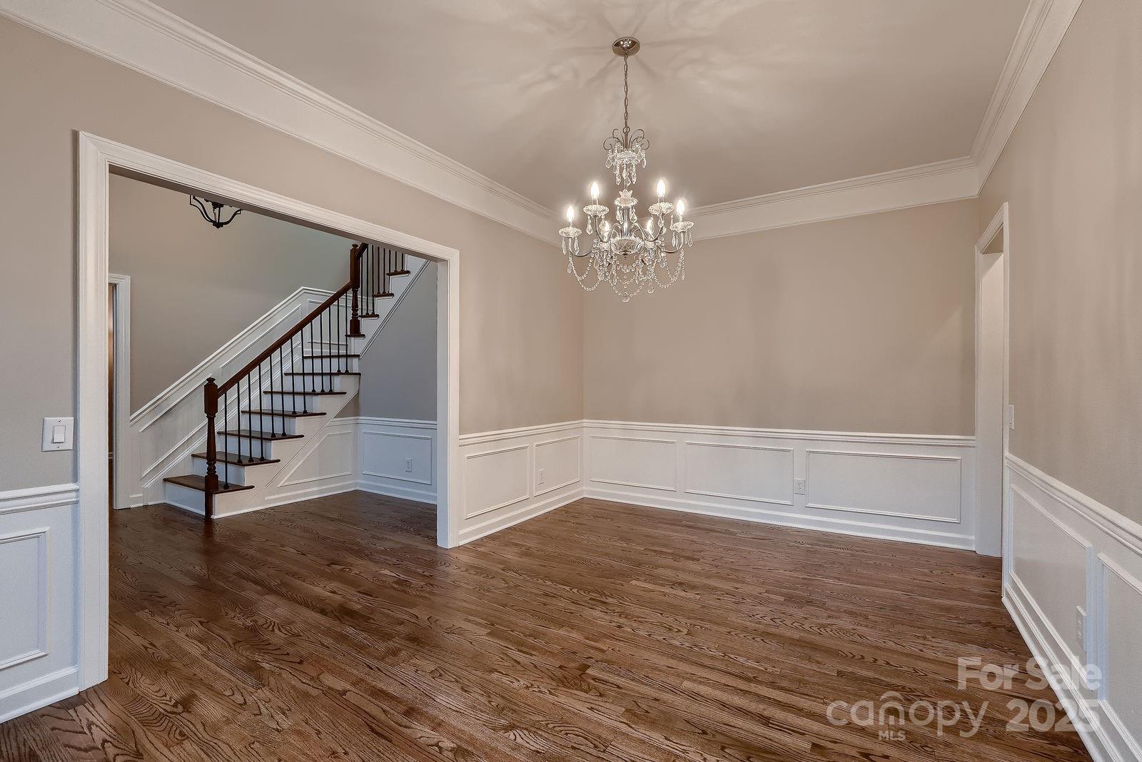 2835 Peverell Lane