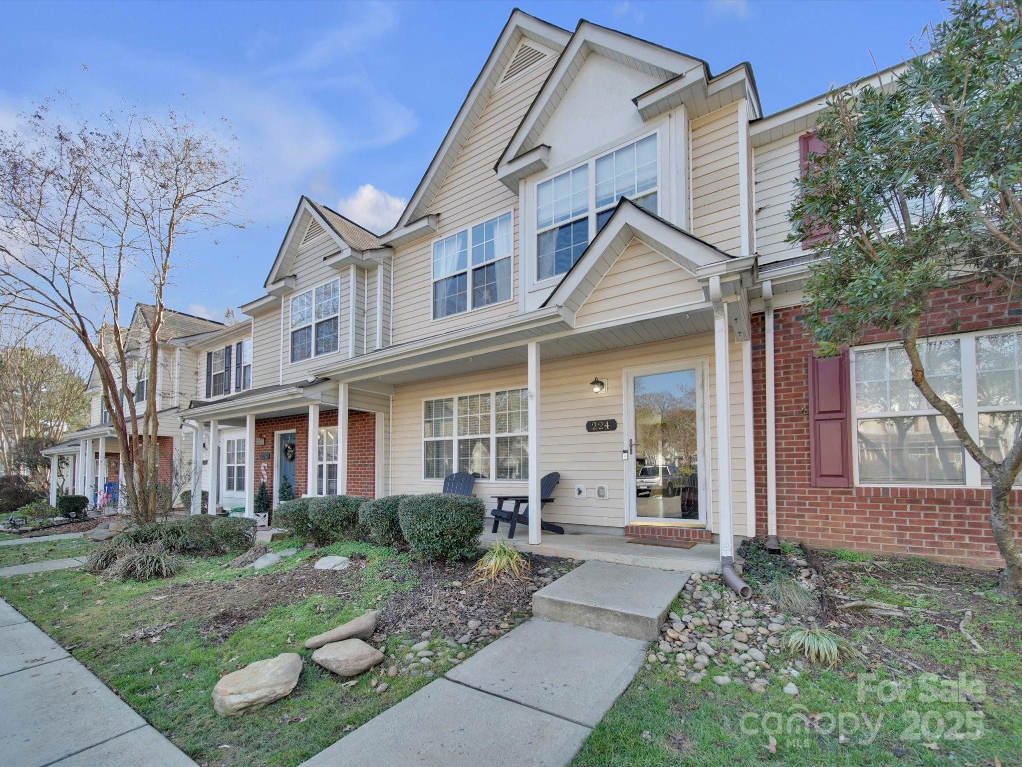 The Townes At River Crossing - Residential