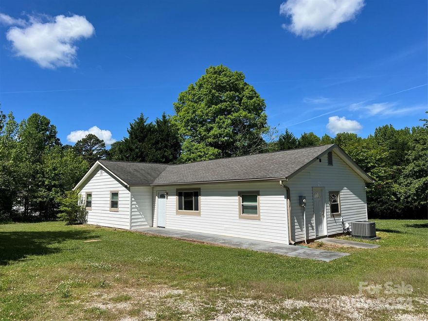 Embrace serene country living effortlessly with this stunning property! Surrounded by flourishing fruit trees, opportunity for endless gardening, pet-friendly with fencing, and move in ready! Enter the spacious sunlit interiors and imagine embarking on a fresh start in this welcoming home! Offering 3 bedrooms, 2 baths, and a spacious flex room, this home accommodates various needs. Enjoy the appeal of laminate flooring throughout the living area and bedrooms! The oversize, bright & airy eat-in kitchen offers plenty of counter space for preparing meals from your own home-grown harvest! Spending time relaxing on the screened porch, suited for year-round York County weather! Immerse yourself in your hobbies in the expansive 25x30 garage/workshop! Welcome to 530 Pamela Road where there is something for everyone’s interest! Short drive to shopping and dining.