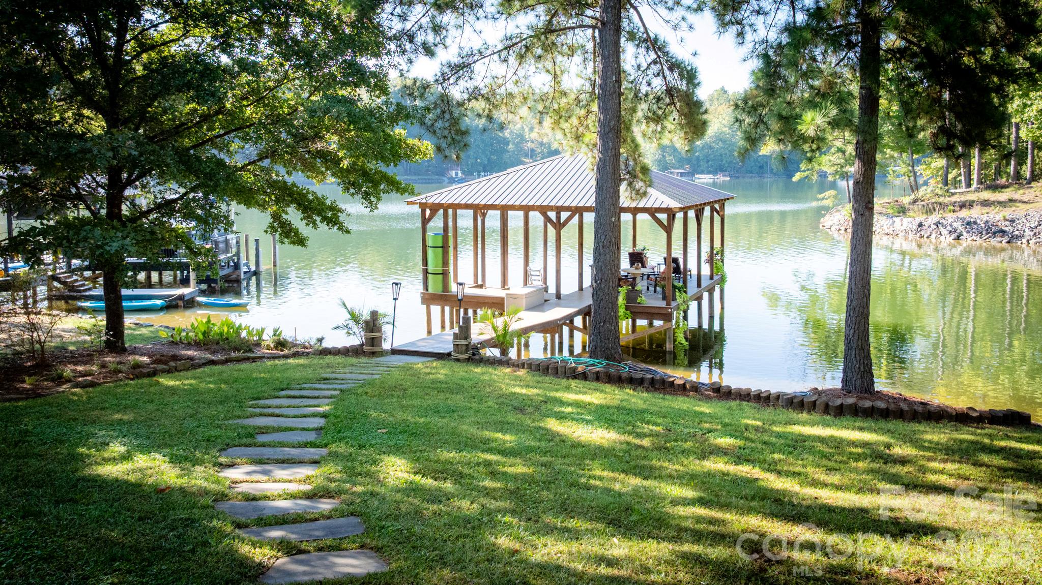 1285 Saunders Drive